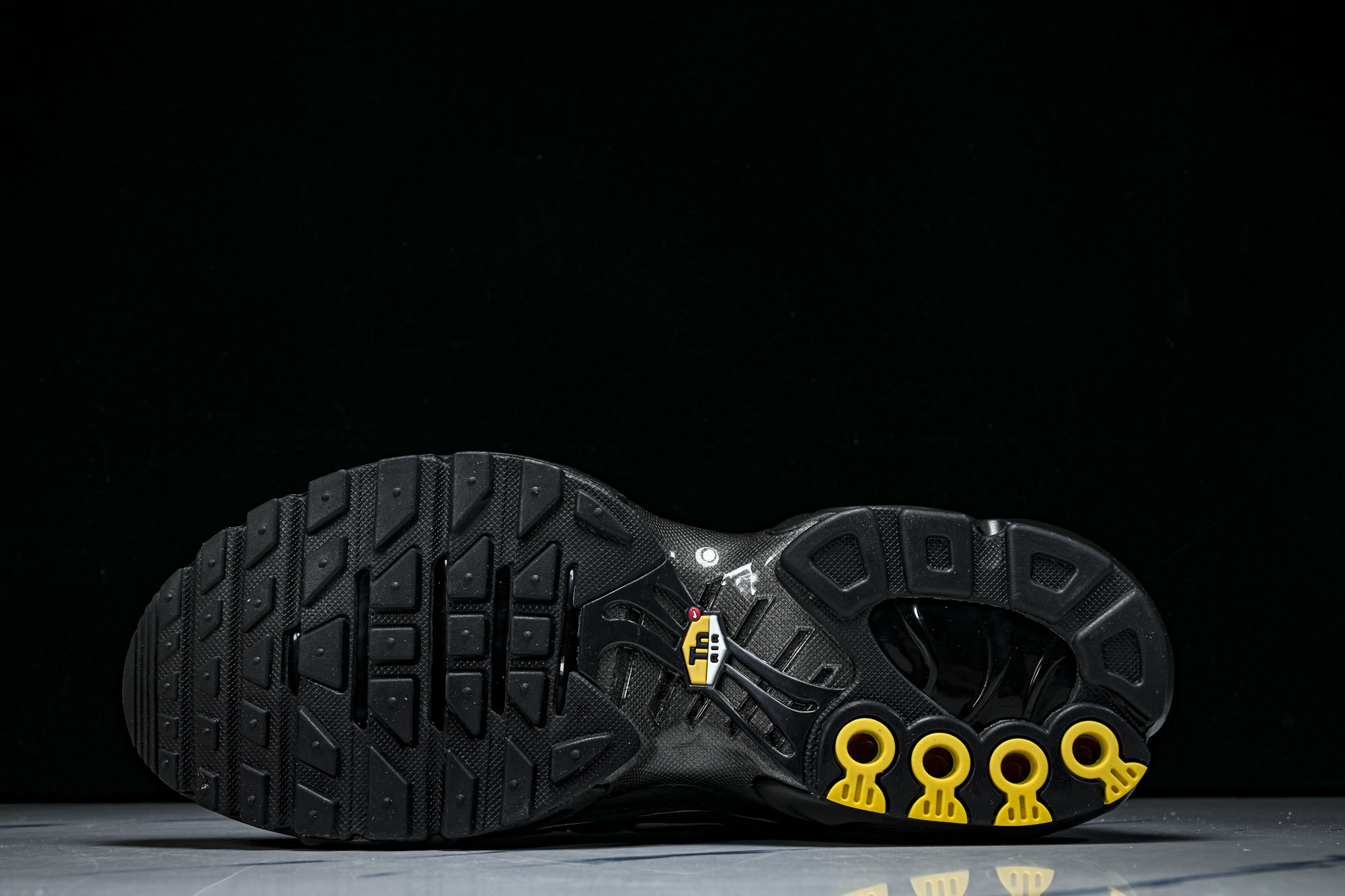 Nike_AIR MAX PLUS PRM男女士同款气垫跑步鞋HV8066-002 #YZ002✦原版1