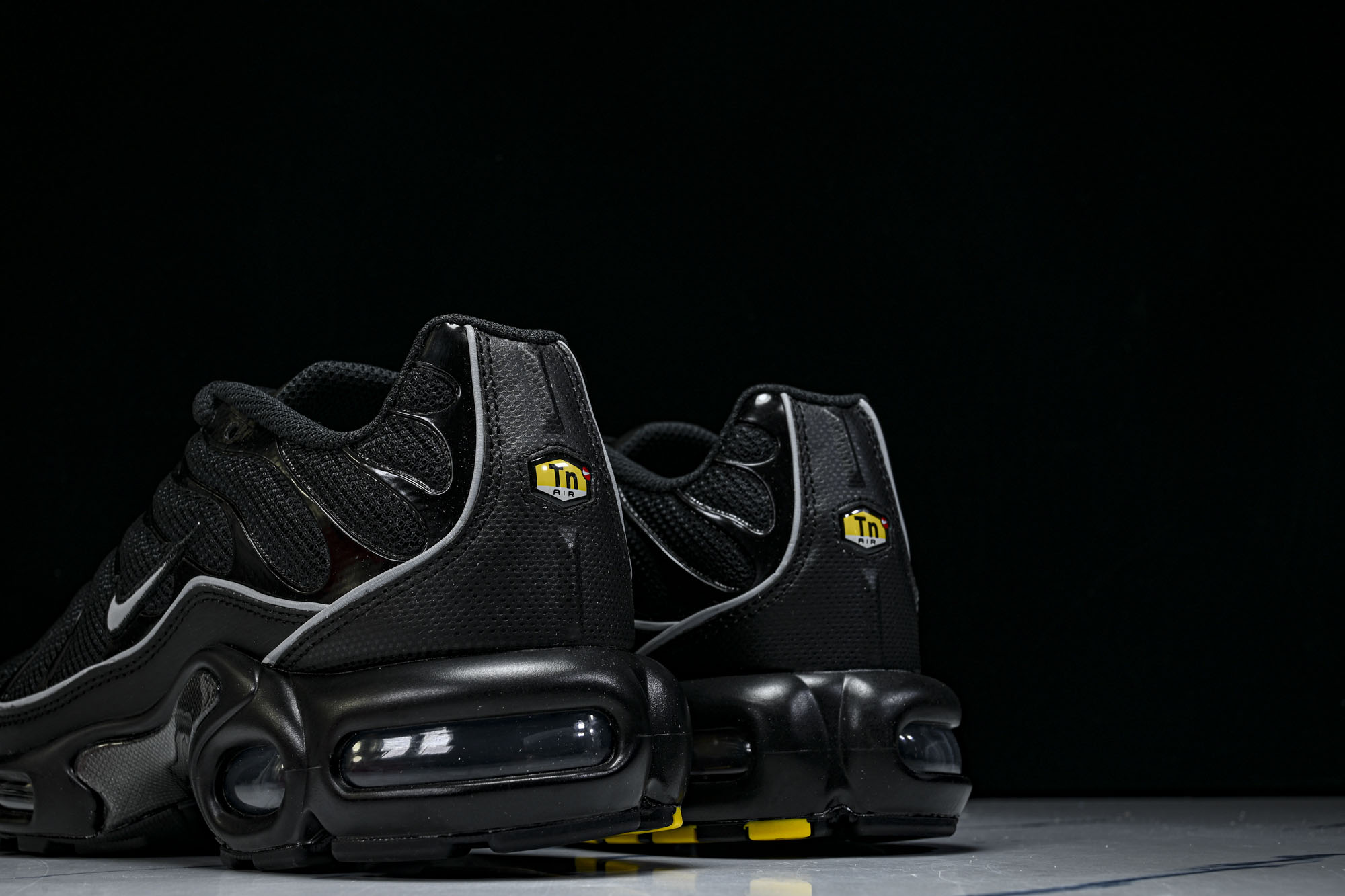 Nike_AIR MAX PLUS PRM男女士同款气垫跑步鞋HV8066-002 #YZ002✦原版1