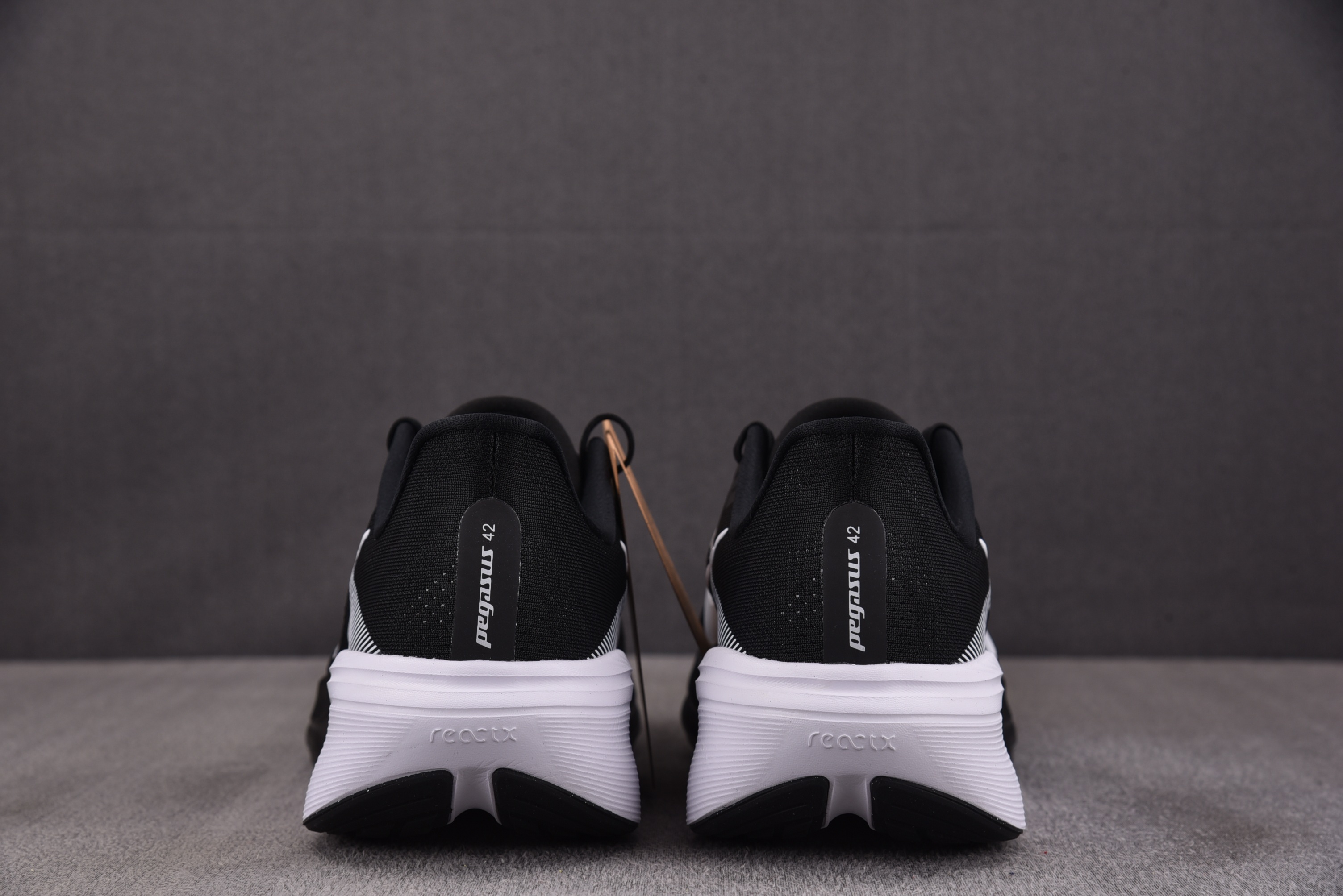 NK Air Zoom Pegasus 42 Black White 黑白 IB1873-001 YZ0