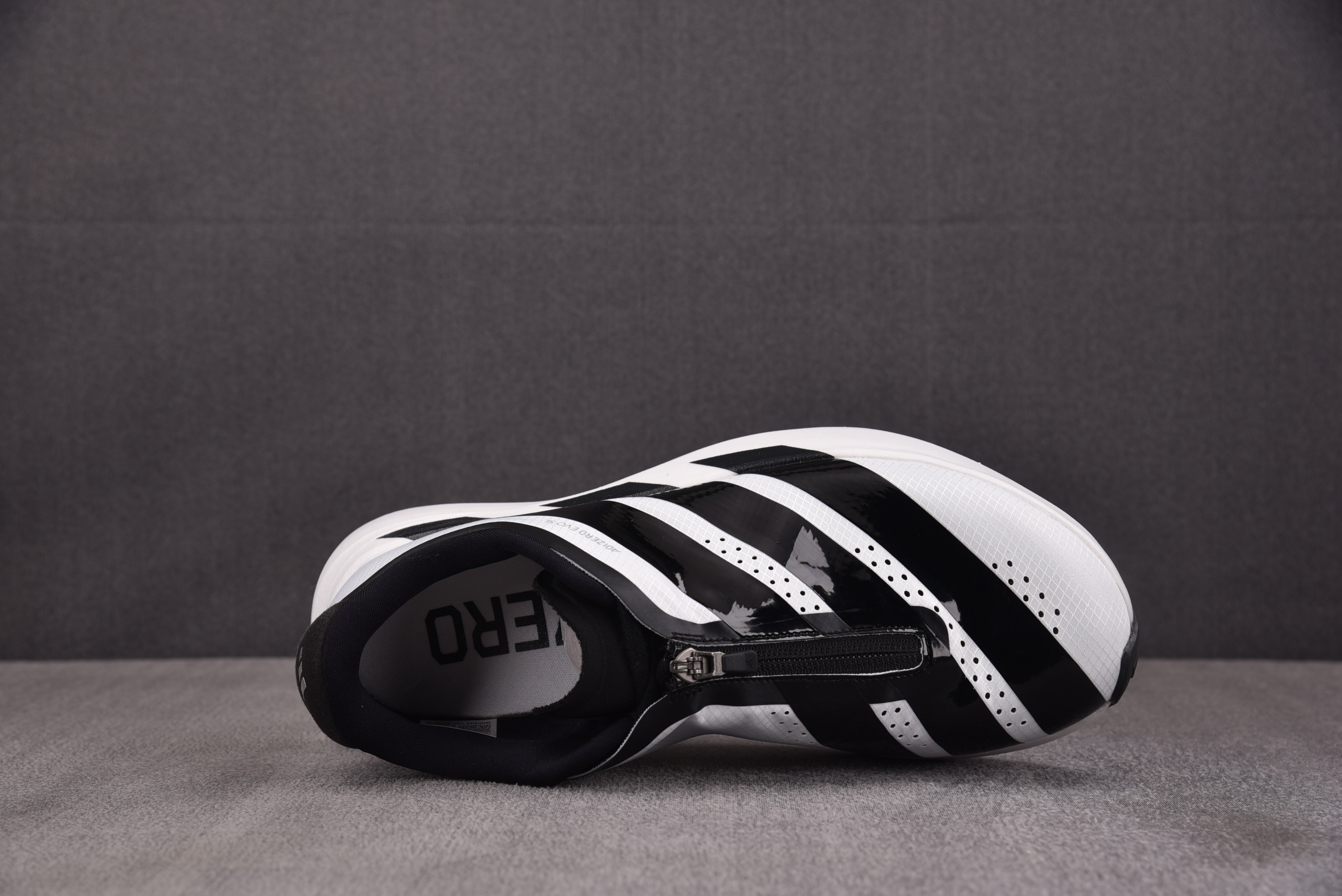 AD Adizero Evo SL Zip 白黑 KH9623 YZ03936-45