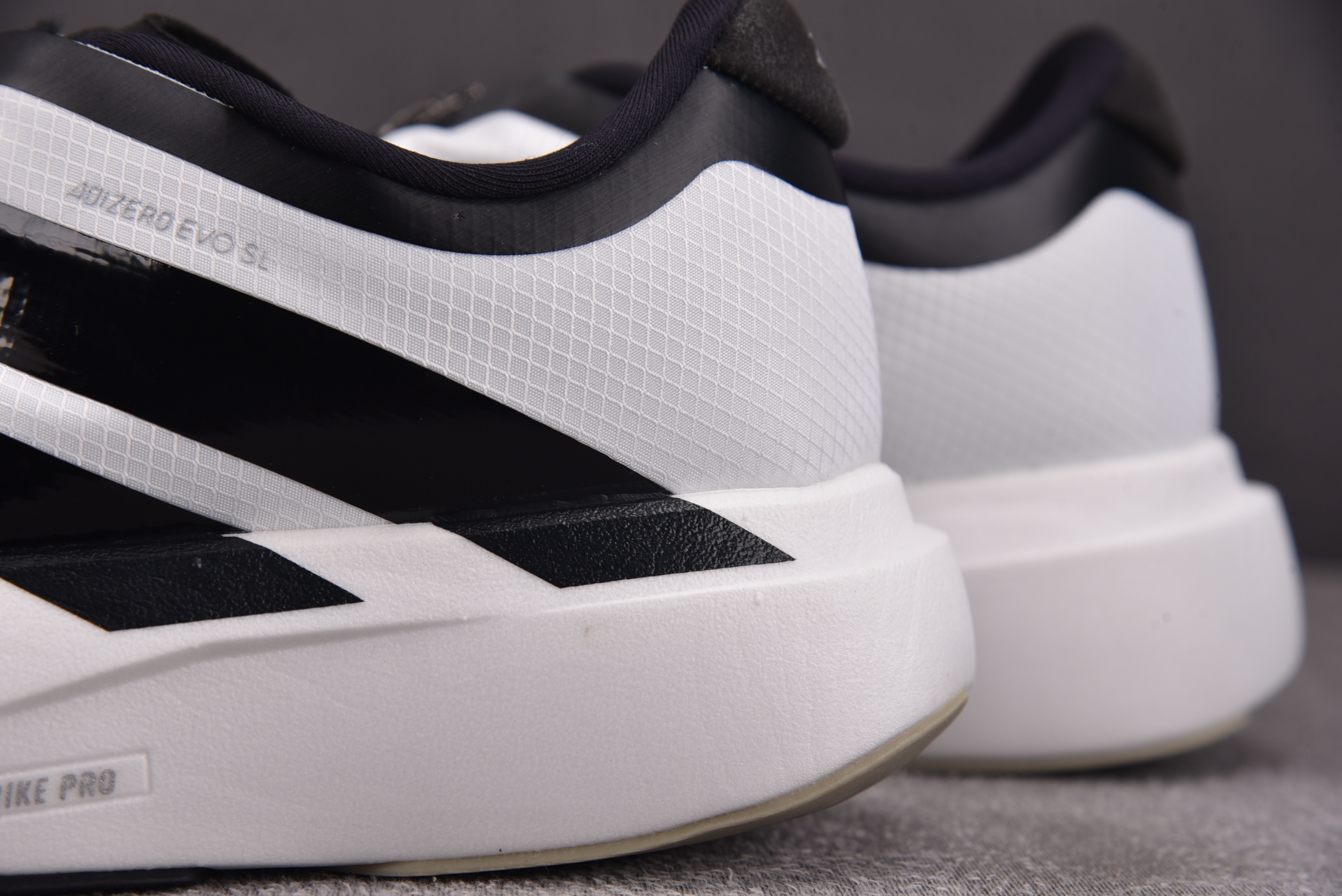 AD Adizero Evo SL Zip 白黑 KH9623 YZ03936-45