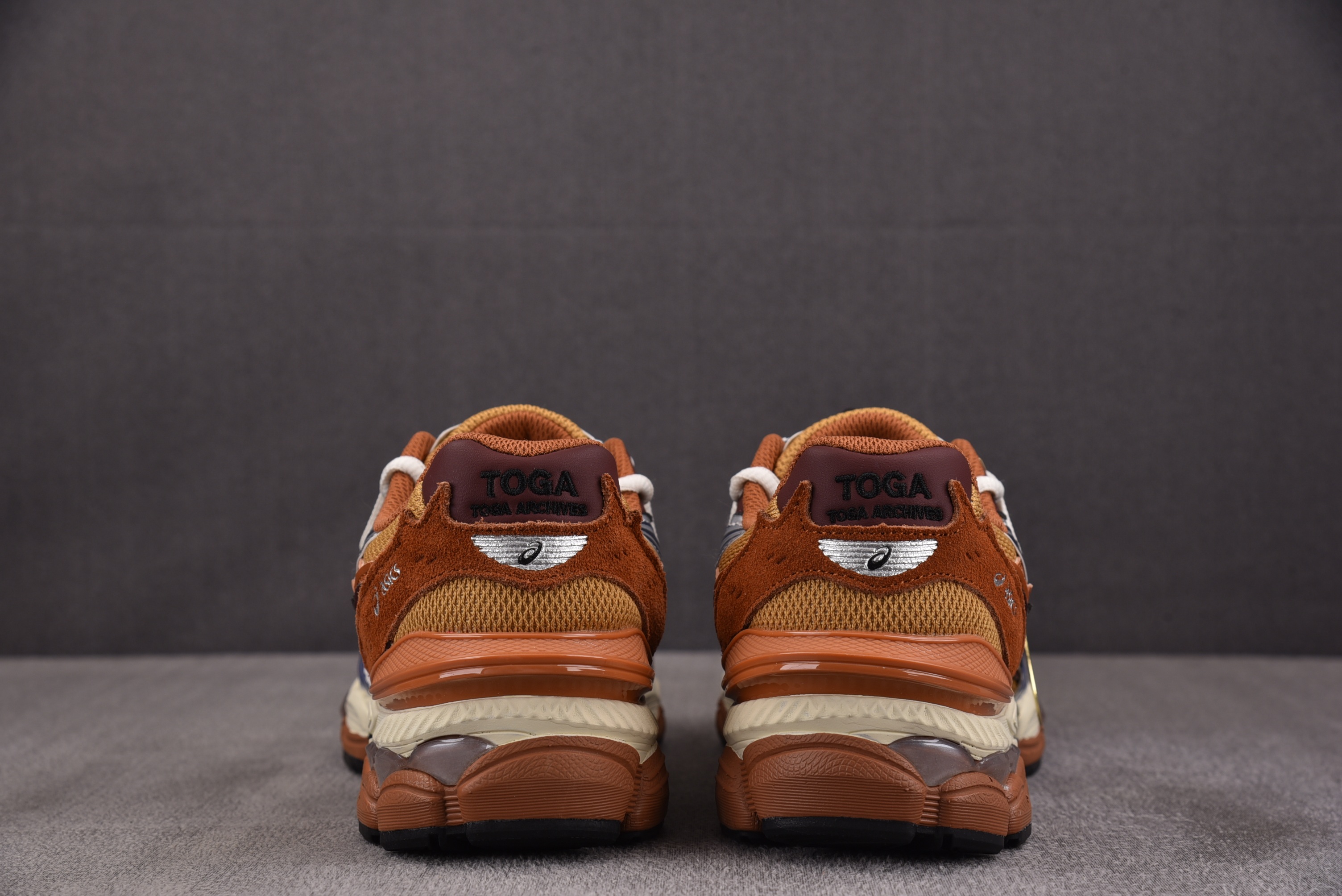 ASICS Gel-Cumulus 16 TG 橙蓝 1203A838-200 YZ02236-46
