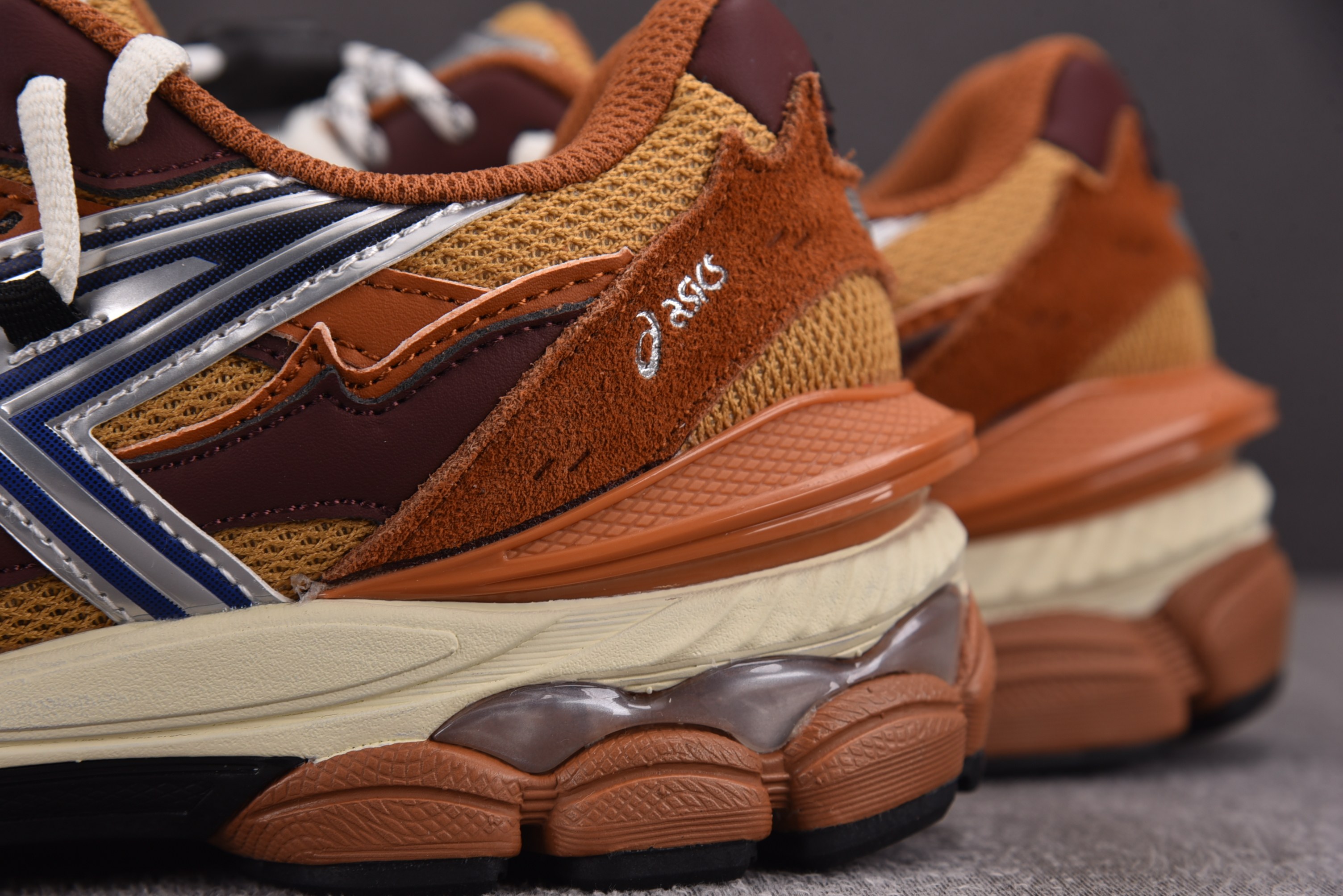 ASICS Gel-Cumulus 16 TG 橙蓝 1203A838-200 YZ02236-46