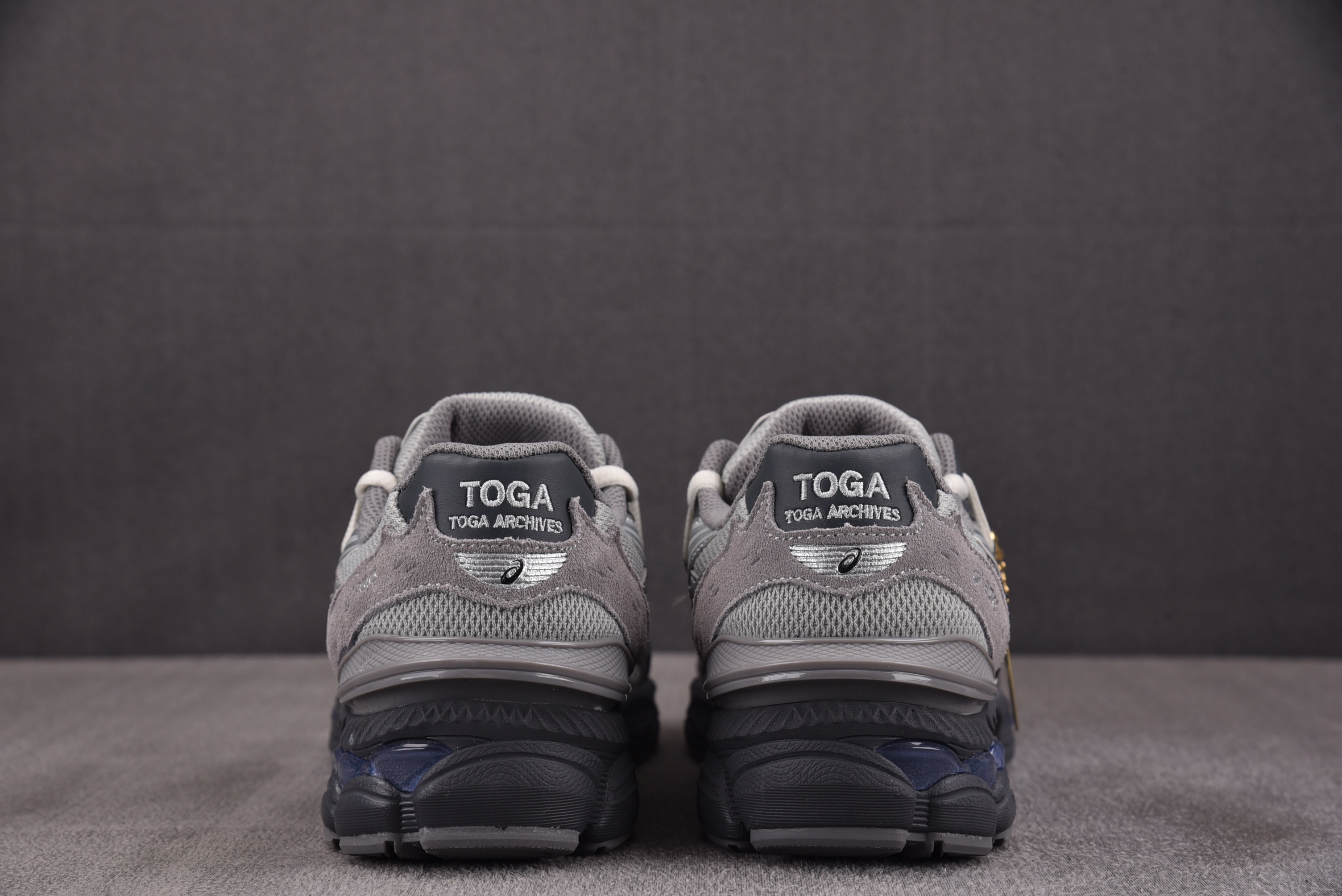 ASICS Gel-Cumulus 16 TG 灰色 1203A838-020 YZ02236-46