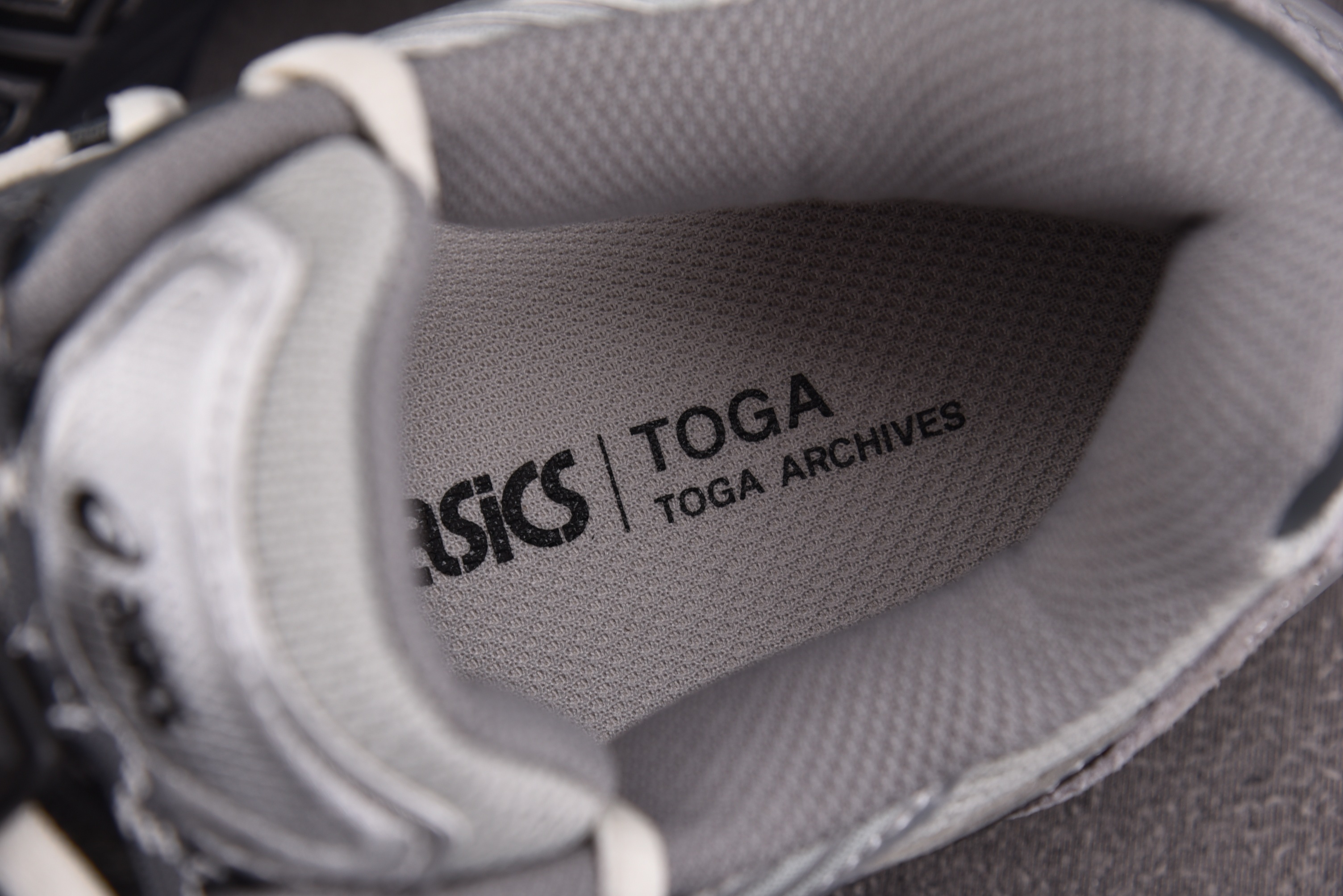 ASICS Gel-Cumulus 16 TG 灰色 1203A838-020 YZ02236-46