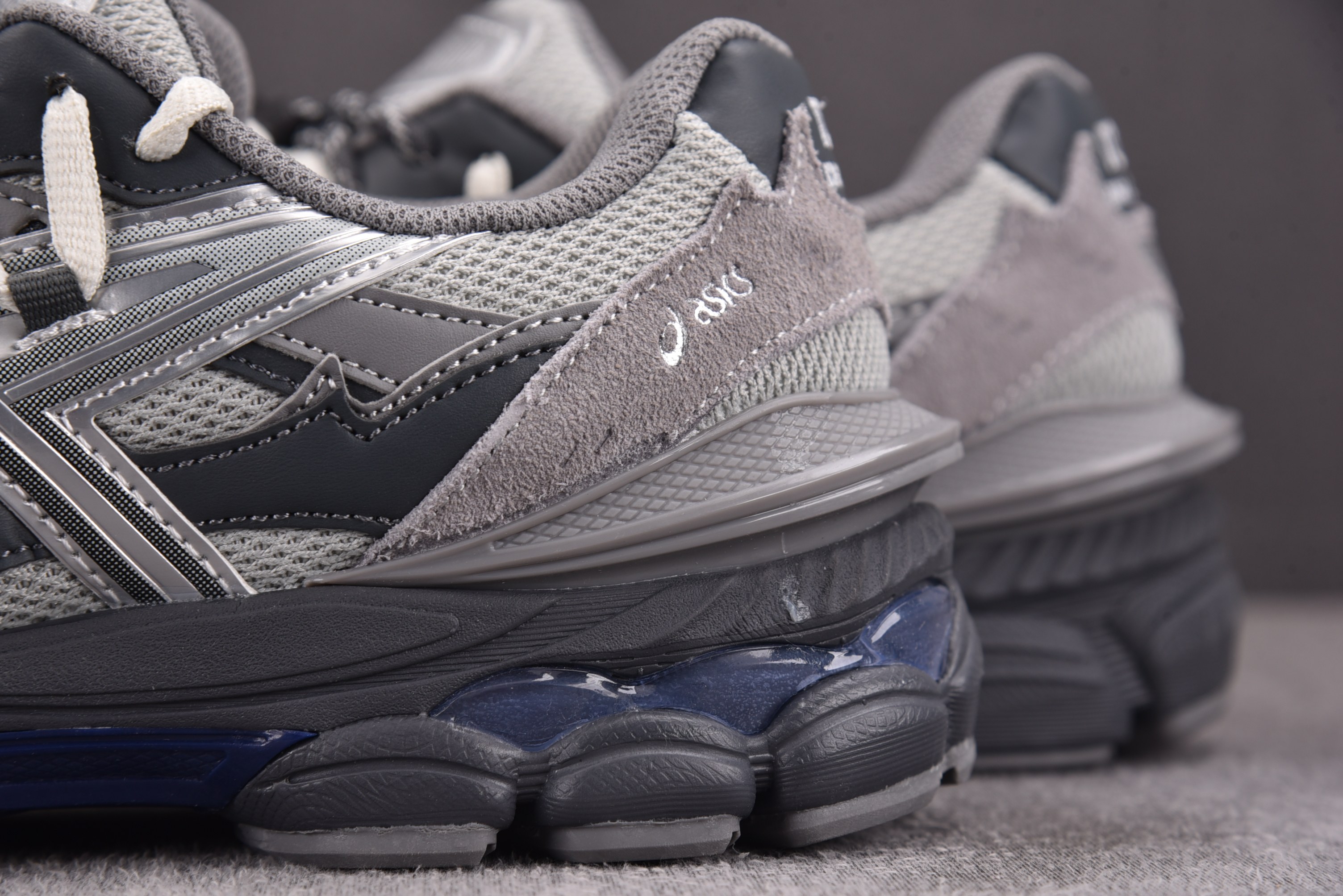 ASICS Gel-Cumulus 16 TG 灰色 1203A838-020 YZ02236-46