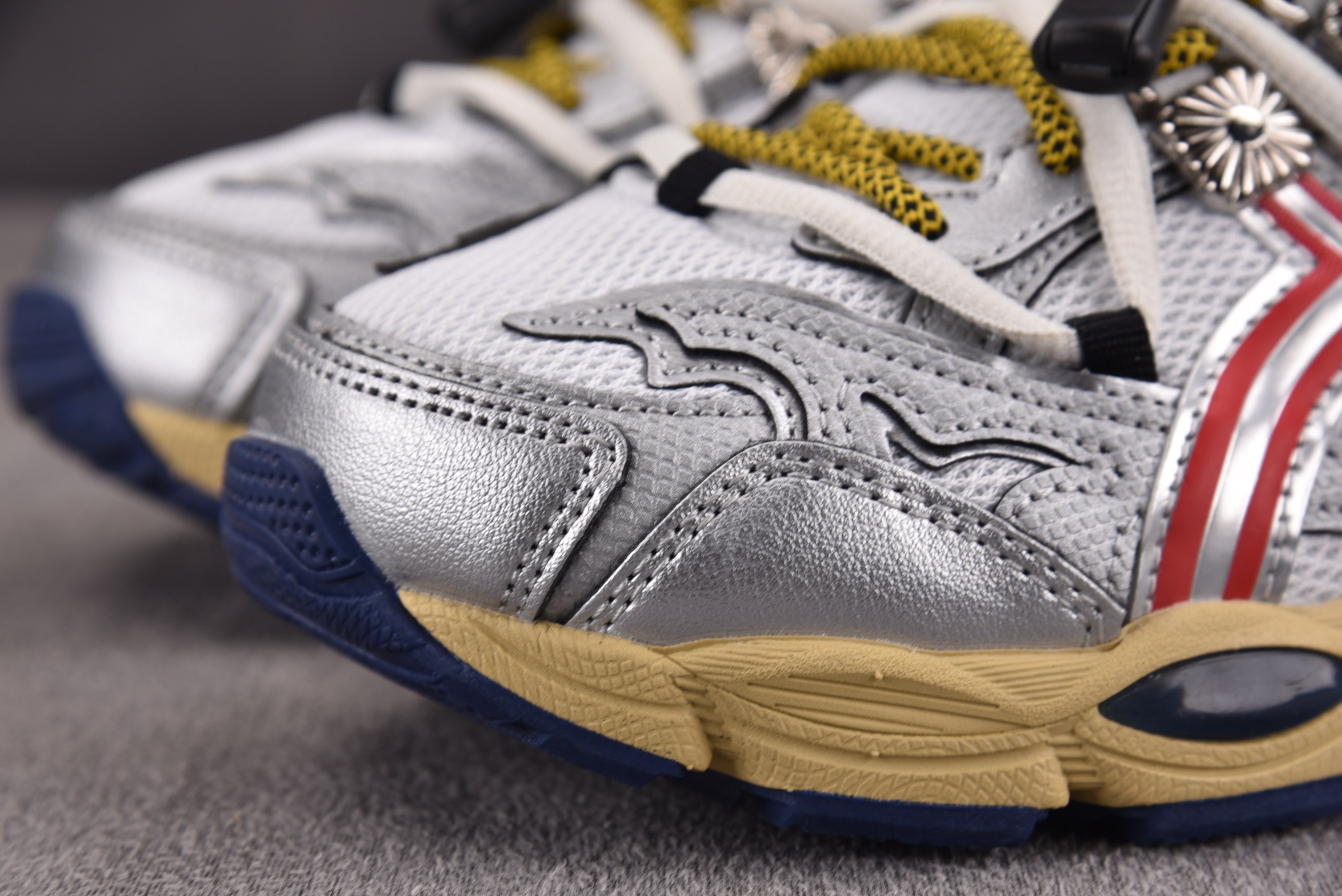 ASICS Gel-Cumulus 16 TG 白银 1203B115-100 YZ02236-46
