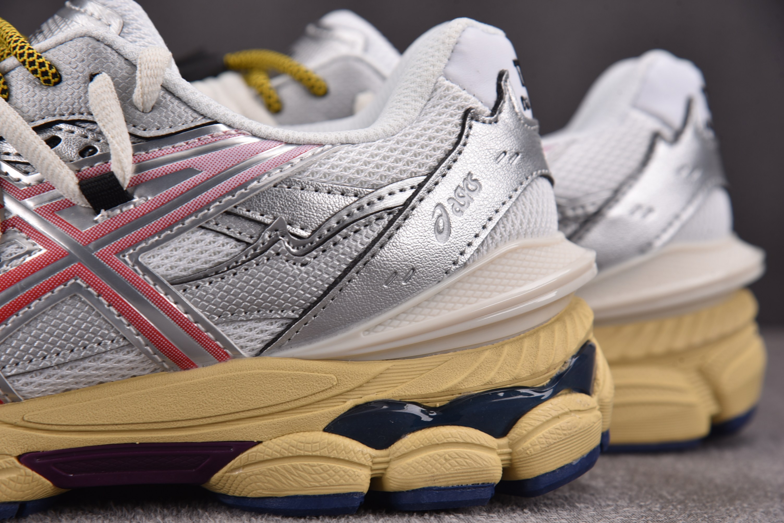 ASICS Gel-Cumulus 16 TG 白银 1203B115-100 YZ02236-46