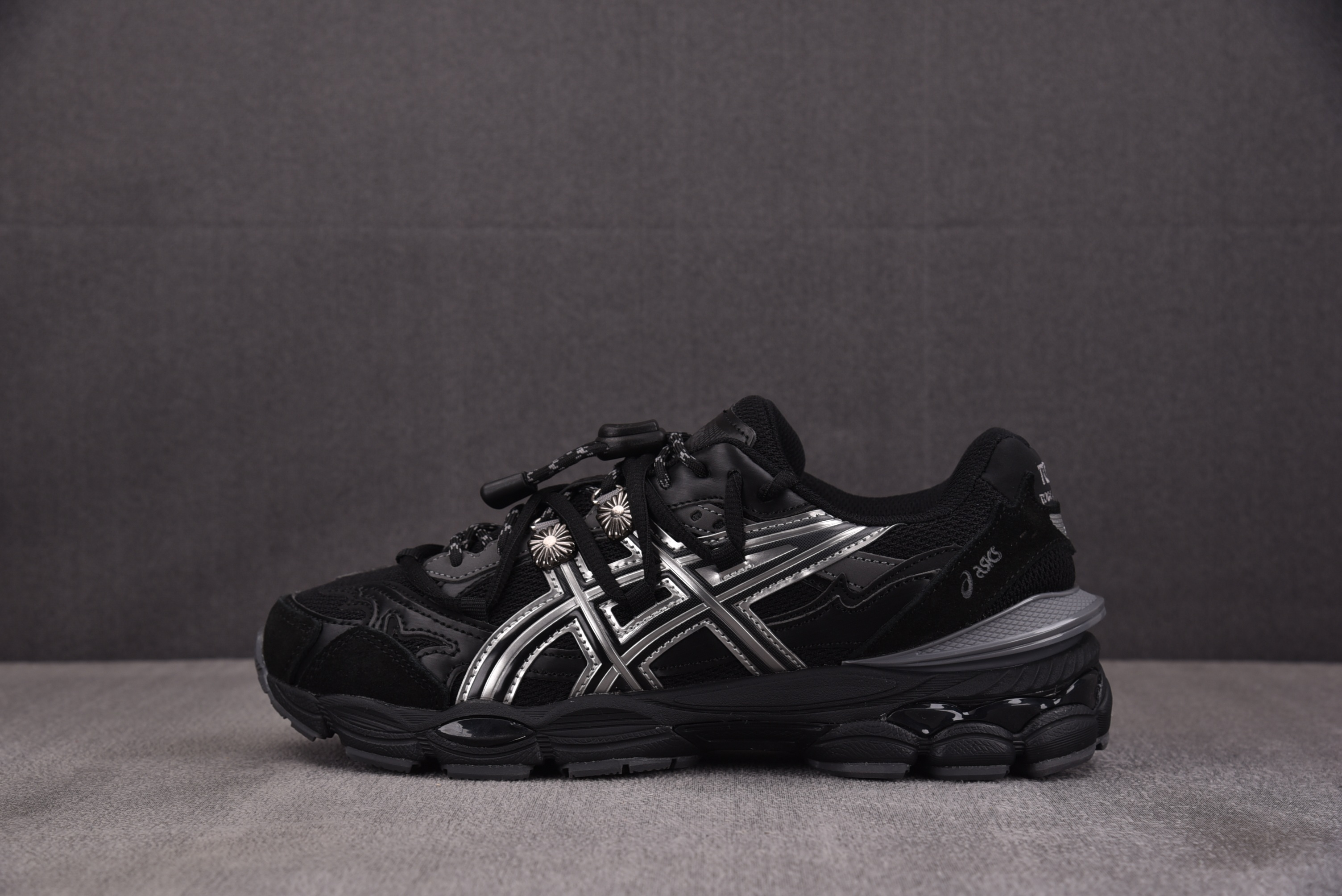 ASICS Gel-Cumulus 16 TG 黑色 1203A838-024 YZ02236-46