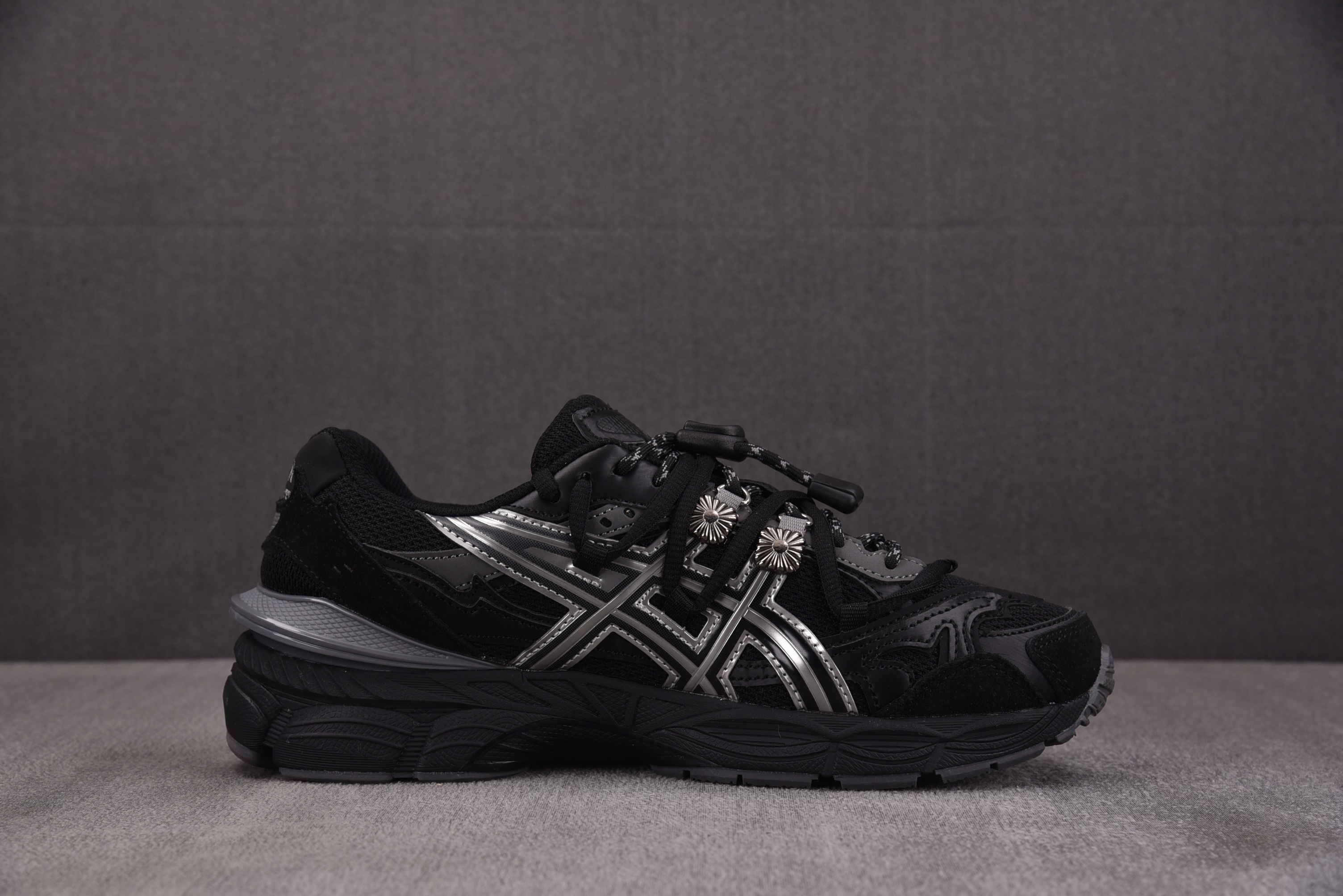ASICS Gel-Cumulus 16 TG 黑色 1203A838-024 YZ02236-46