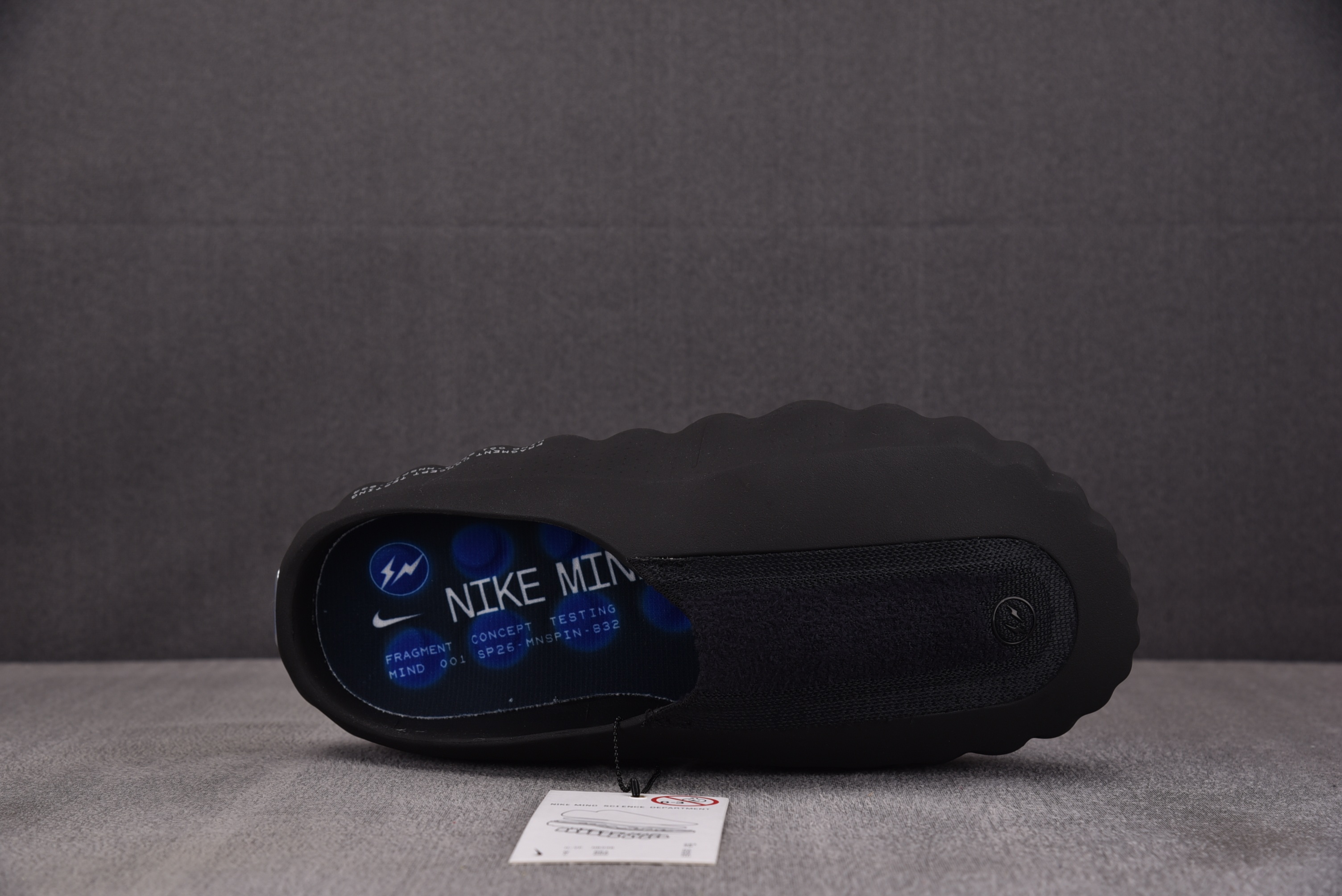 NK Mind 001 Slide Fragment Black 黑色 IQ8502-001 YZ014