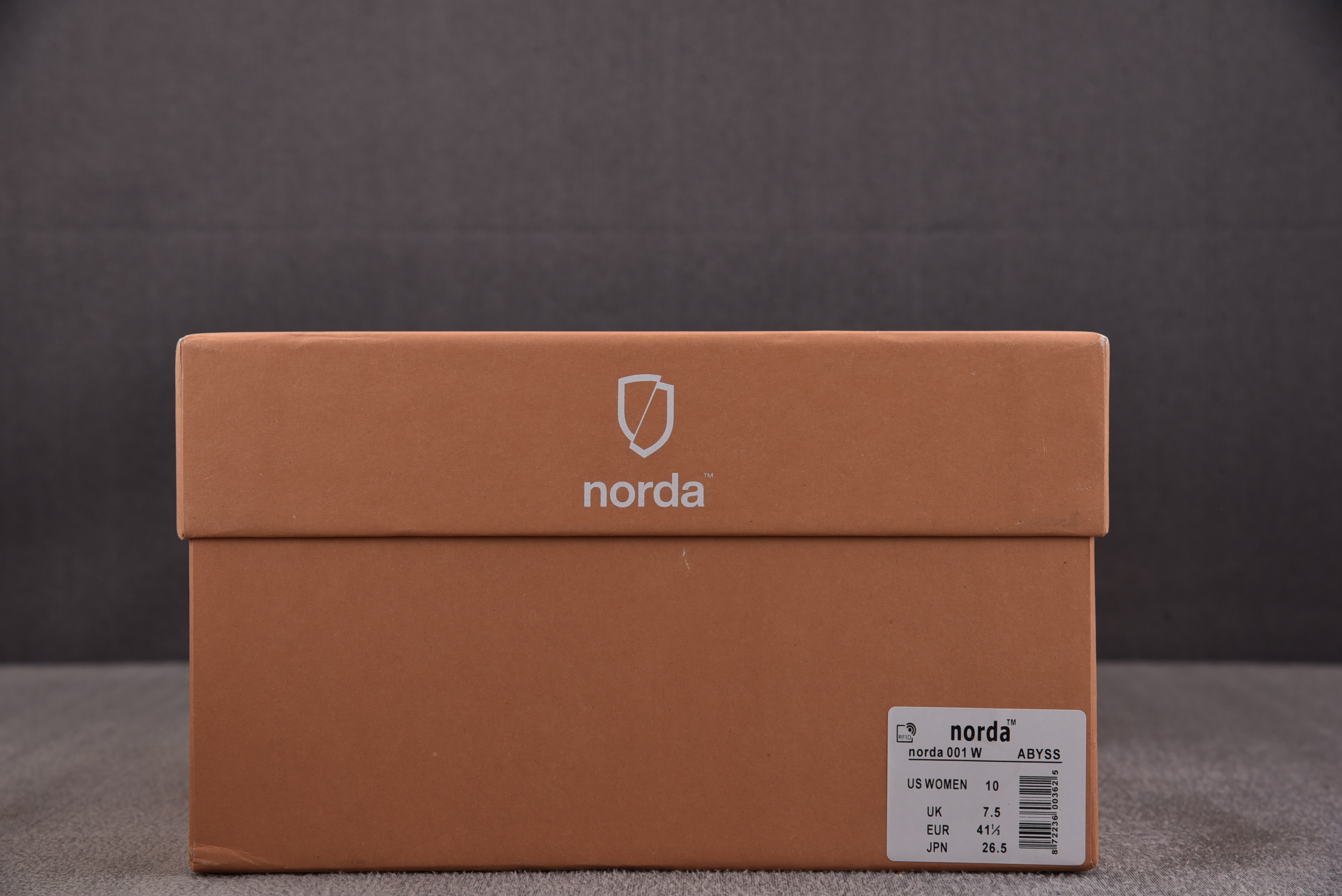 Norda 001 米白黑 YZ00436-45