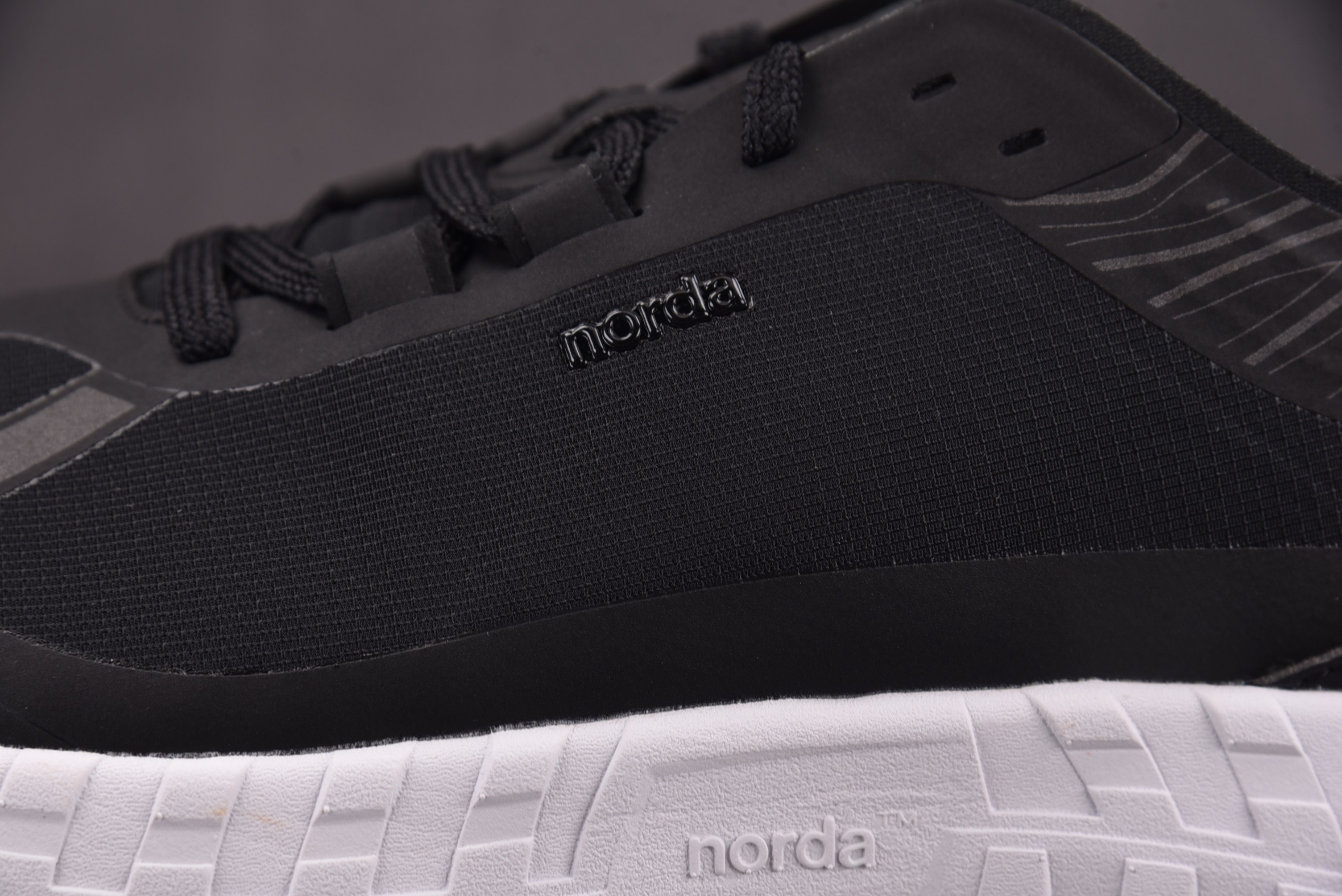 Norda 001 黑白 YZ00436-45