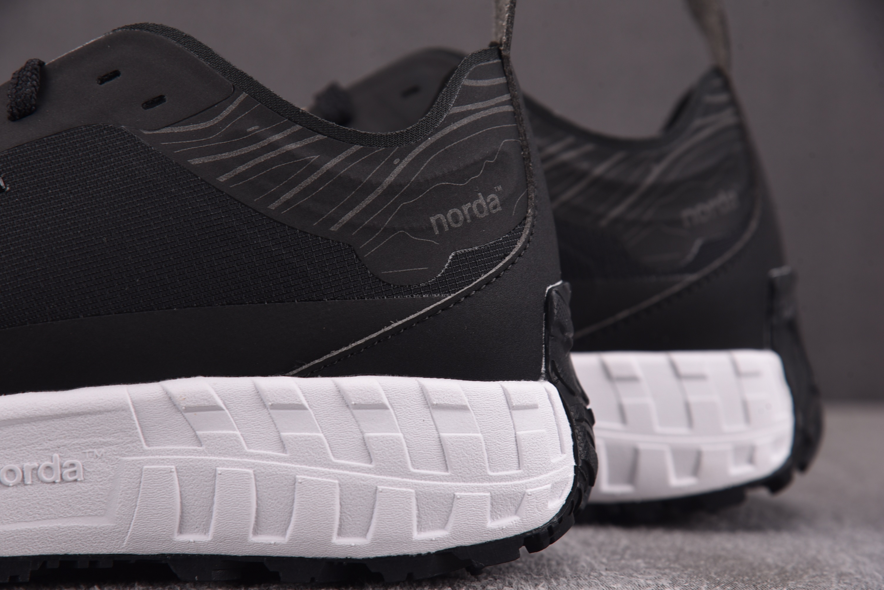 Norda 001 黑白 YZ00436-45