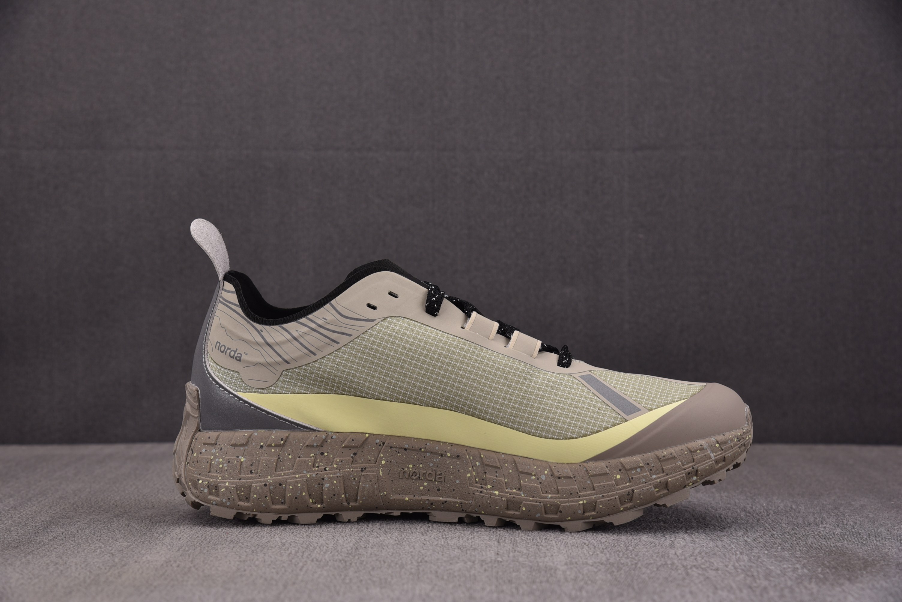 Norda 001A 灰 YZ00436-45