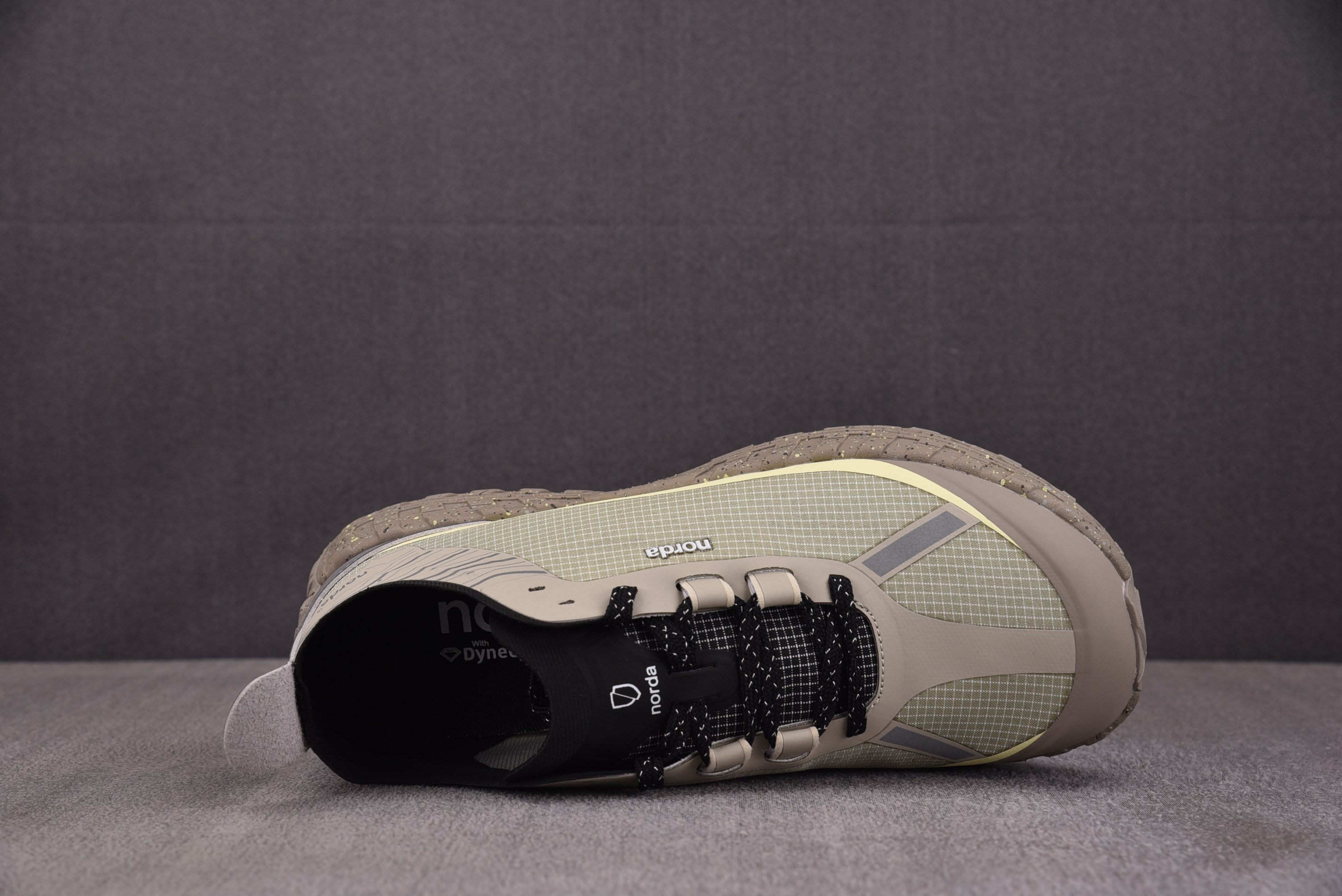 Norda 001A 灰 YZ00436-45