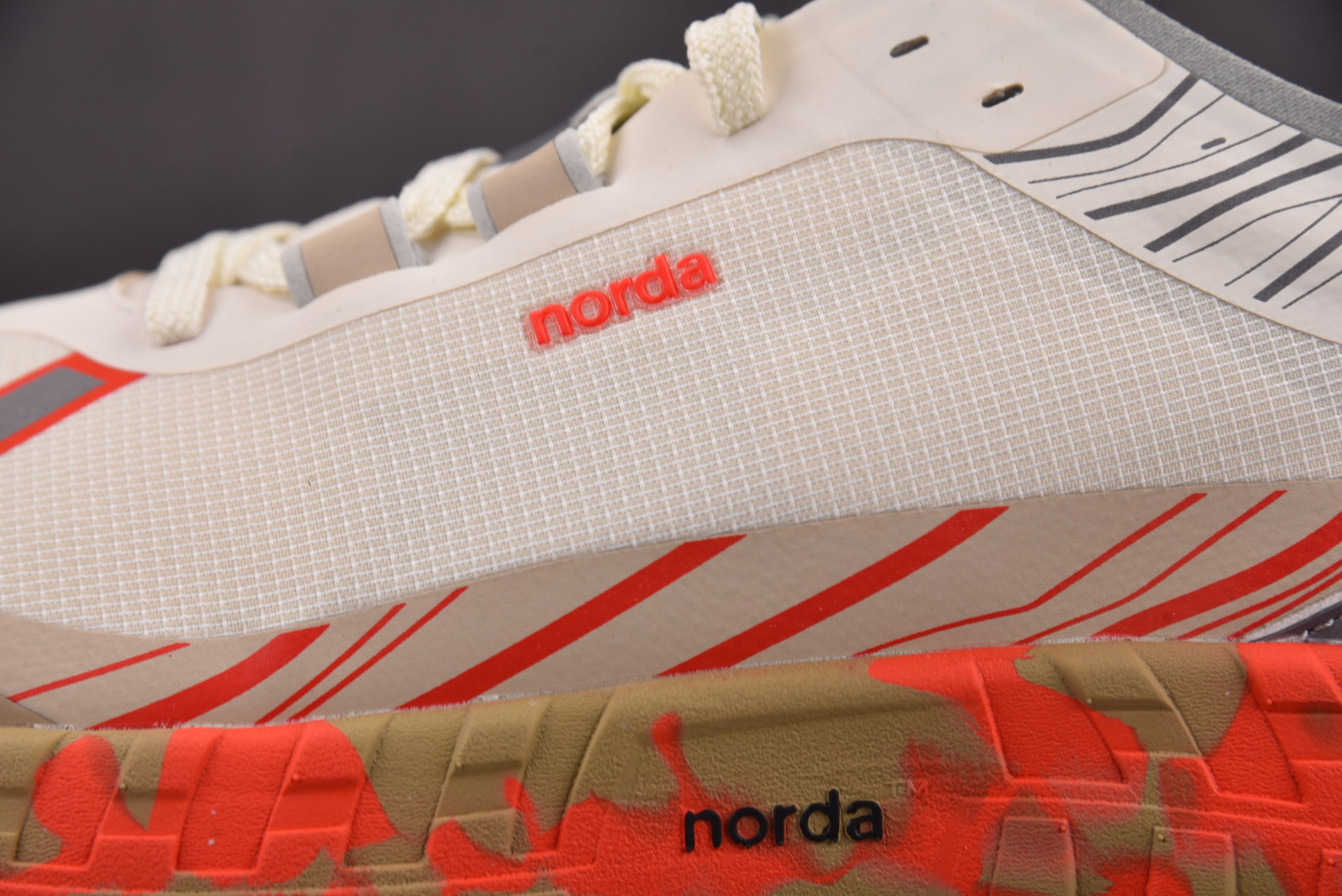 Norda 001A 白红 YZ00436-45