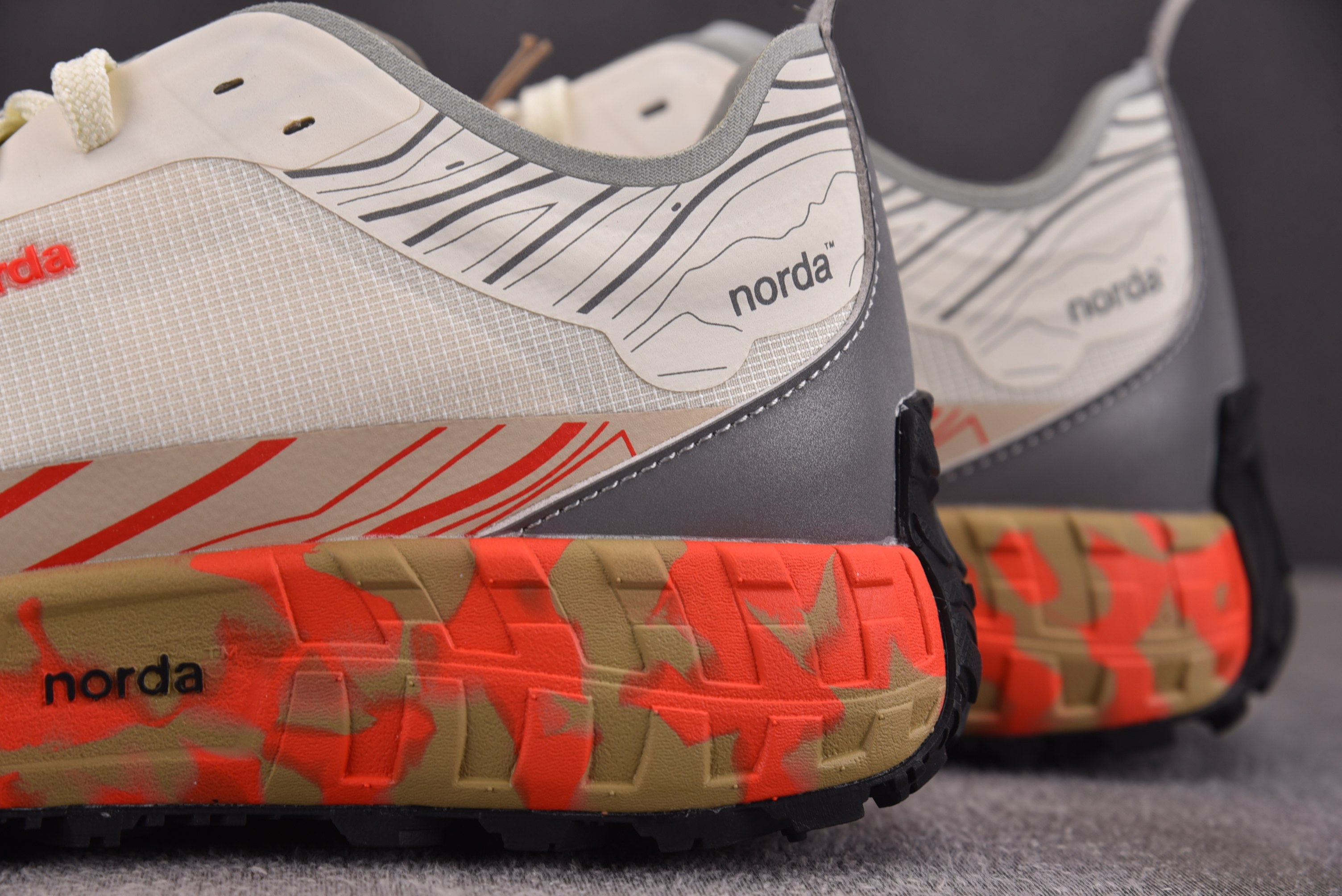 Norda 001A 白红 YZ00436-45
