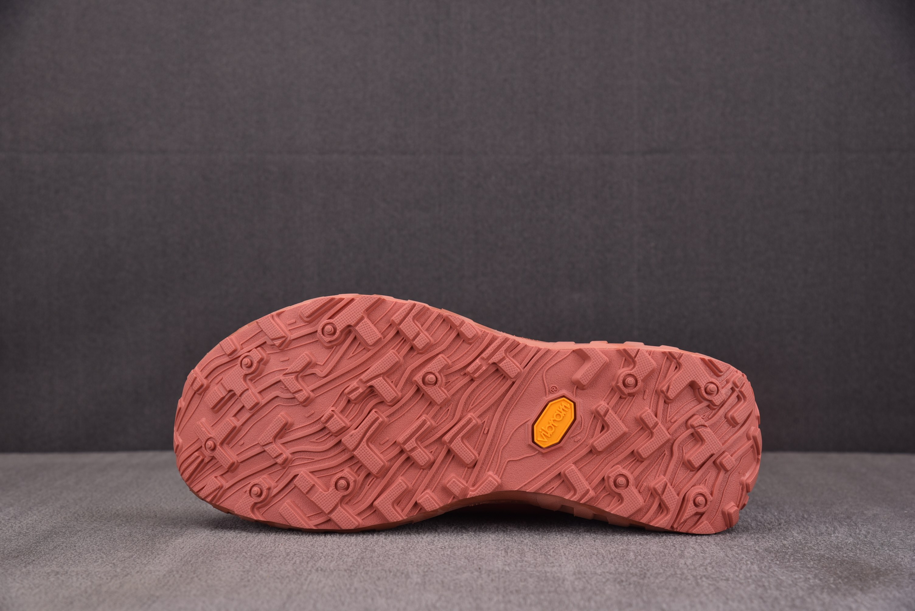 Norda 001A 红色 YZ00436-45