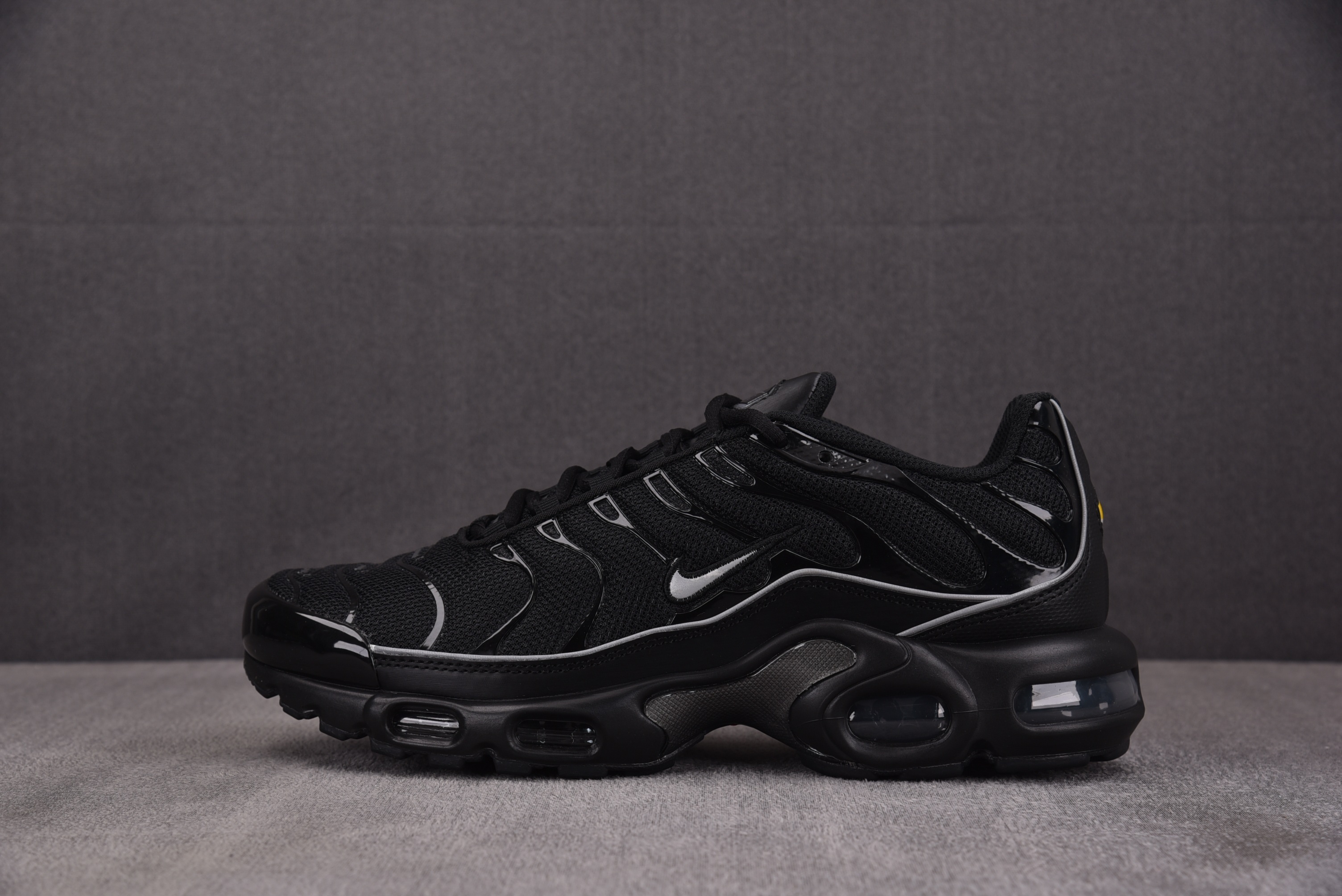 NK Air Max Plus OG Black Reflective 黑色 HV8066-002 #Y