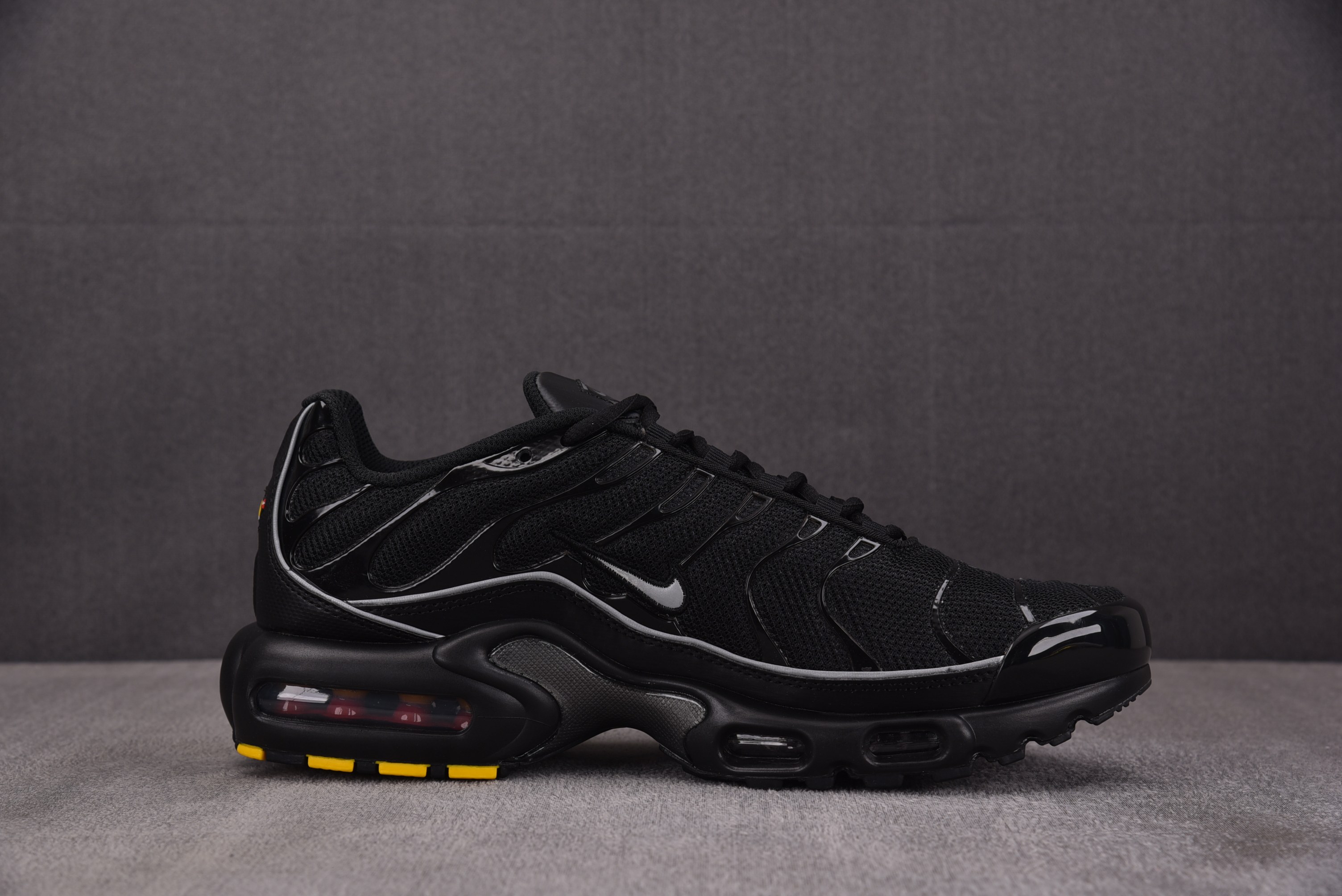 NK Air Max Plus OG Black Reflective 黑色 HV8066-002 #Y