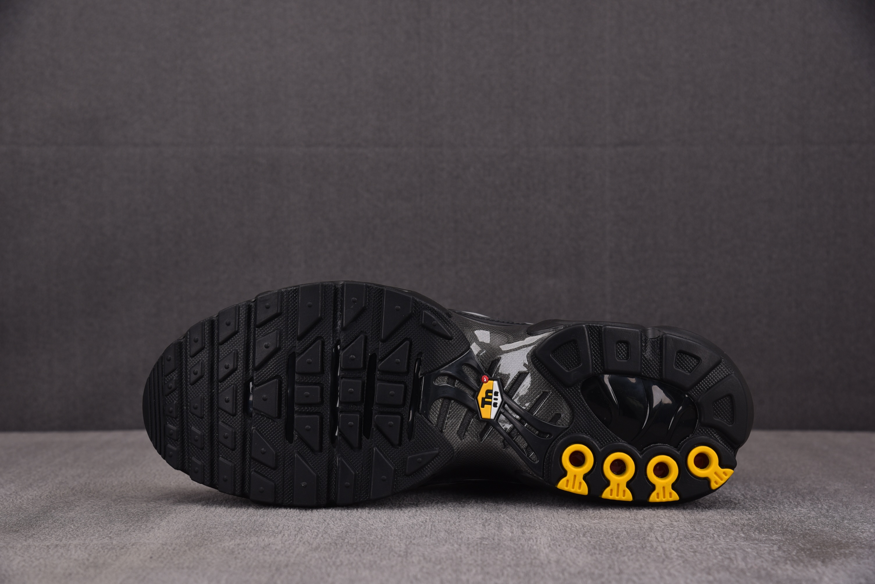NK Air Max Plus OG Black Reflective 黑色 HV8066-002 #Y