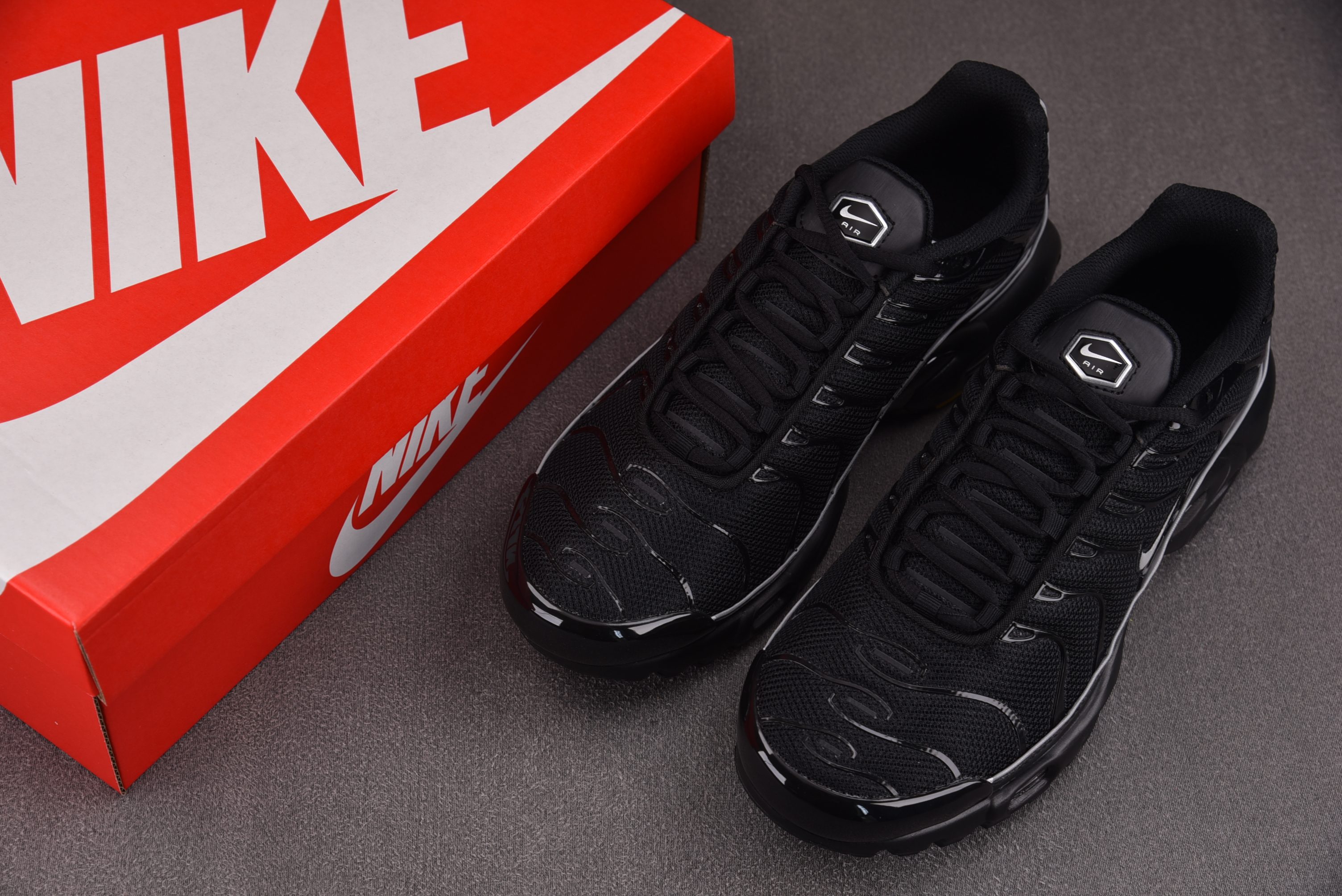 NK Air Max Plus OG Black Reflective 黑色 HV8066-002 #Y