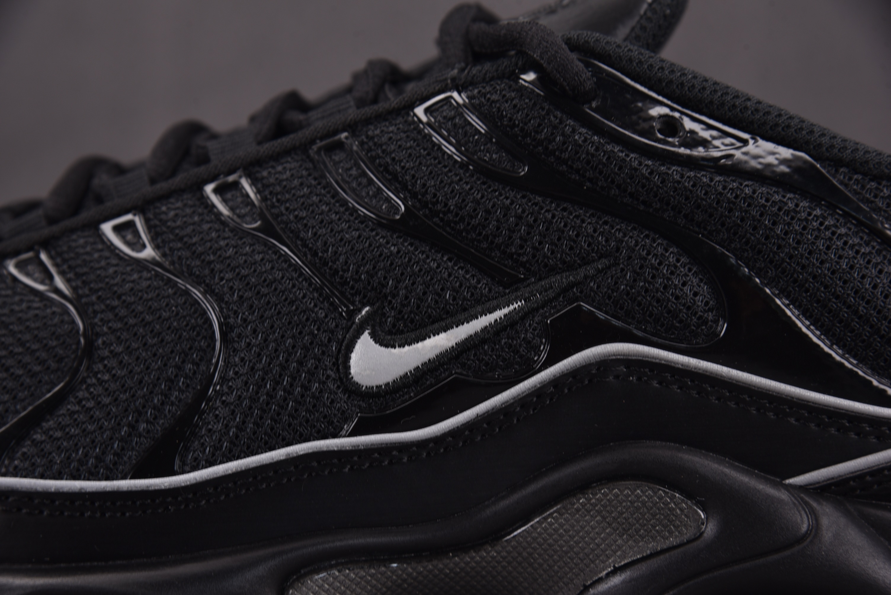 NK Air Max Plus OG Black Reflective 黑色 HV8066-002 #Y