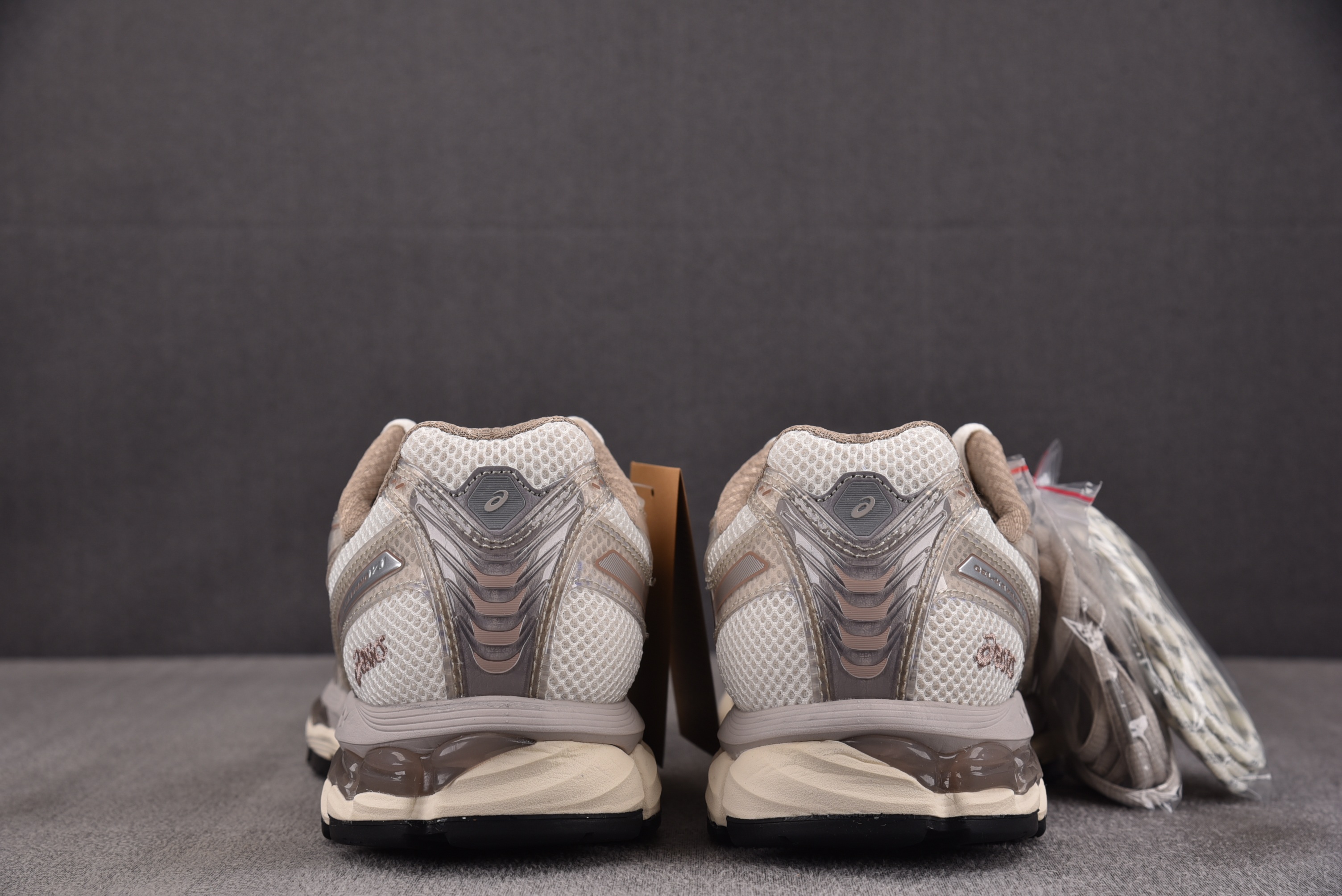 ASICS Gel-Kayano 12.1 Kith Paragon 棕色 1203B144-100 Y