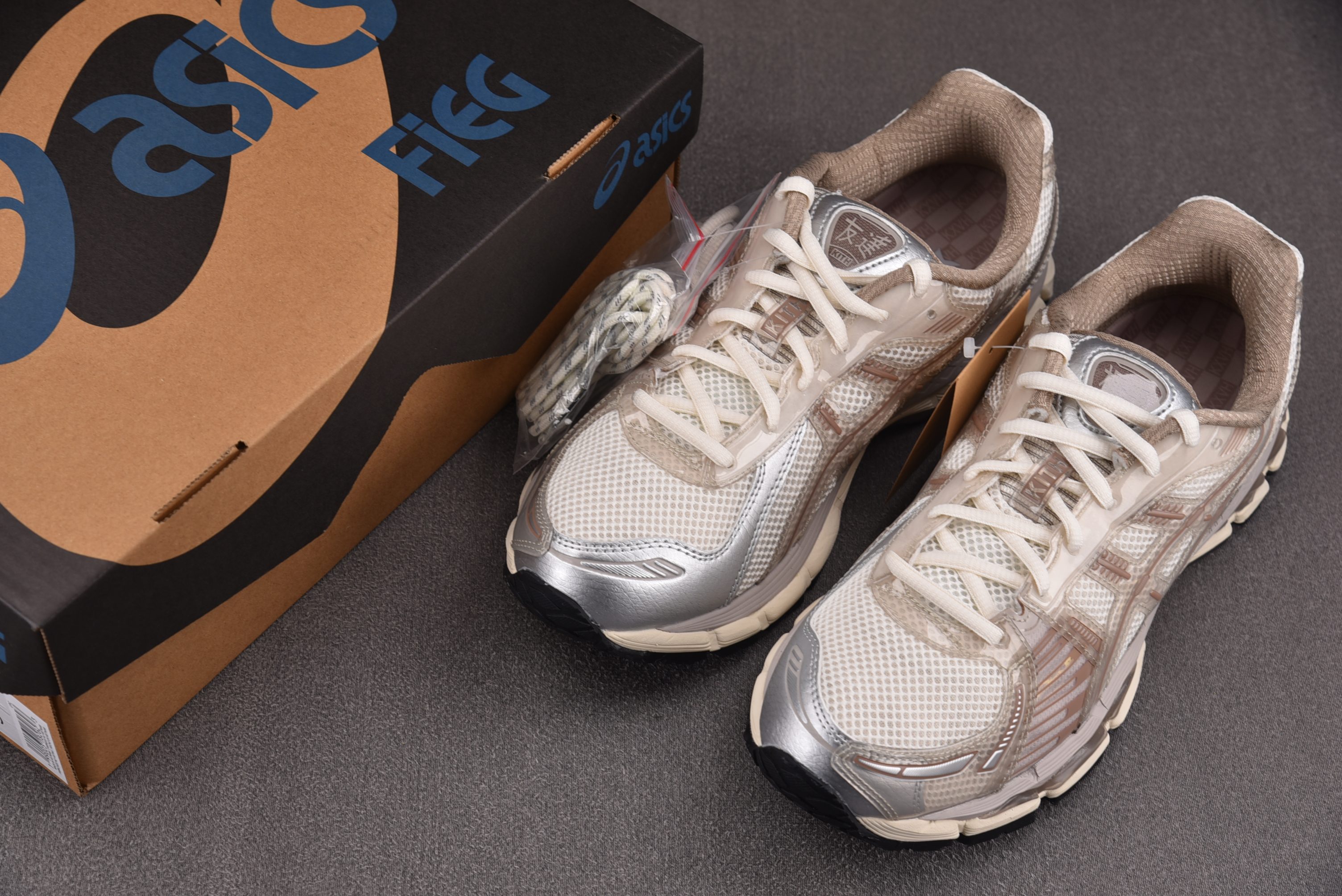 ASICS Gel-Kayano 12.1 Kith Paragon 棕色 1203B144-100 Y