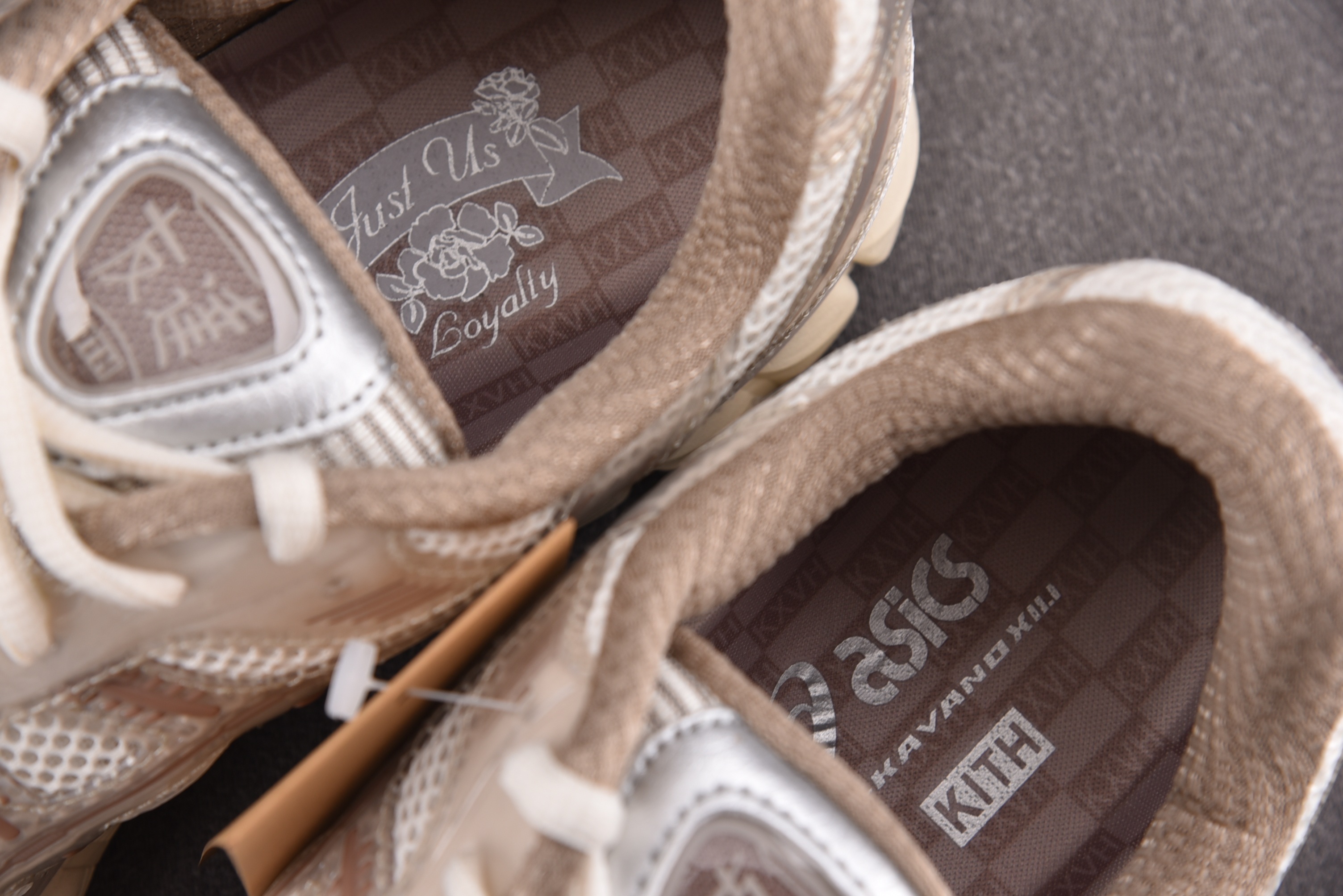 ASICS Gel-Kayano 12.1 Kith Paragon 棕色 1203B144-100 Y