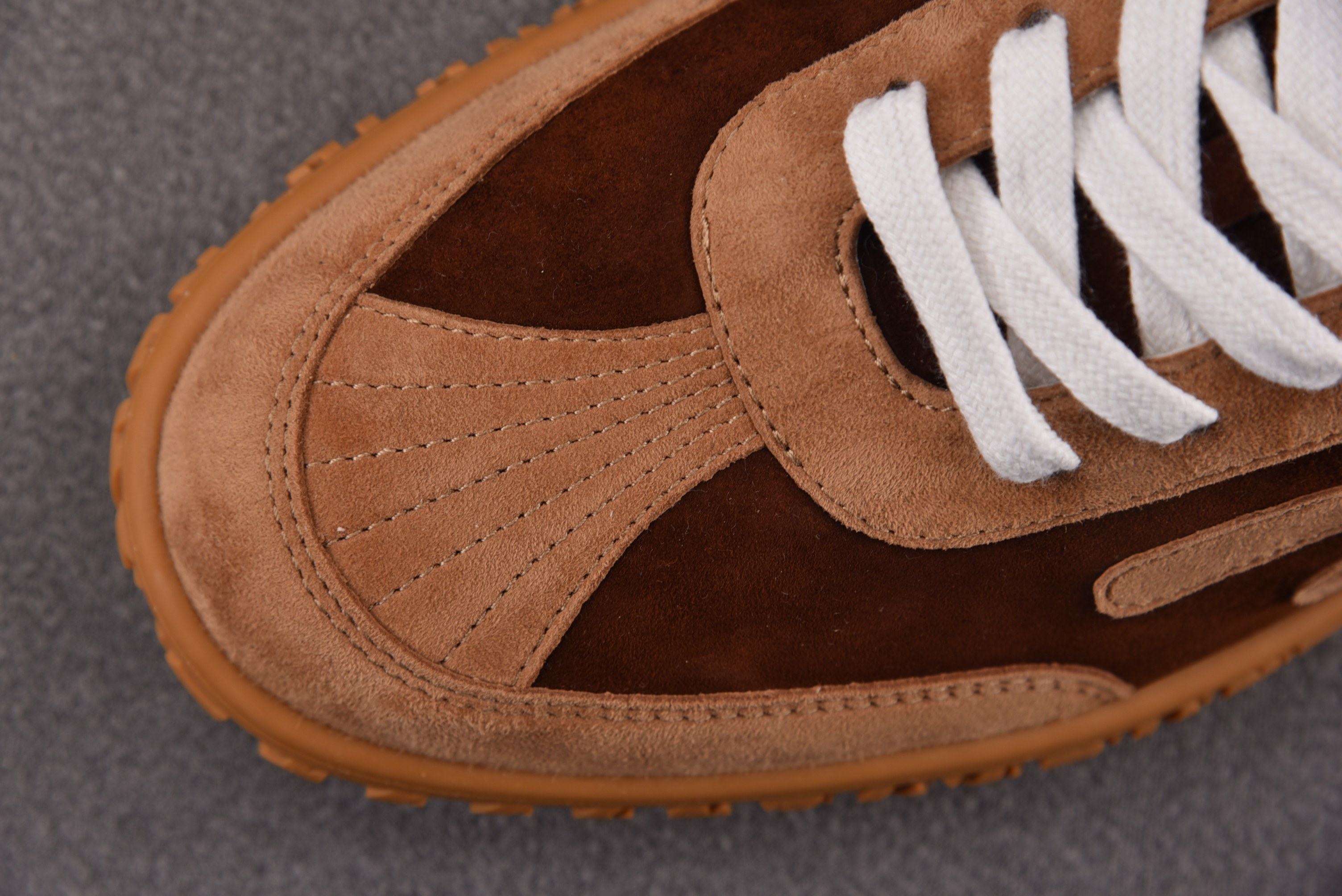 HERMES Sneaker Femme Jet Chevrevelours 棕色 YZ022-135-