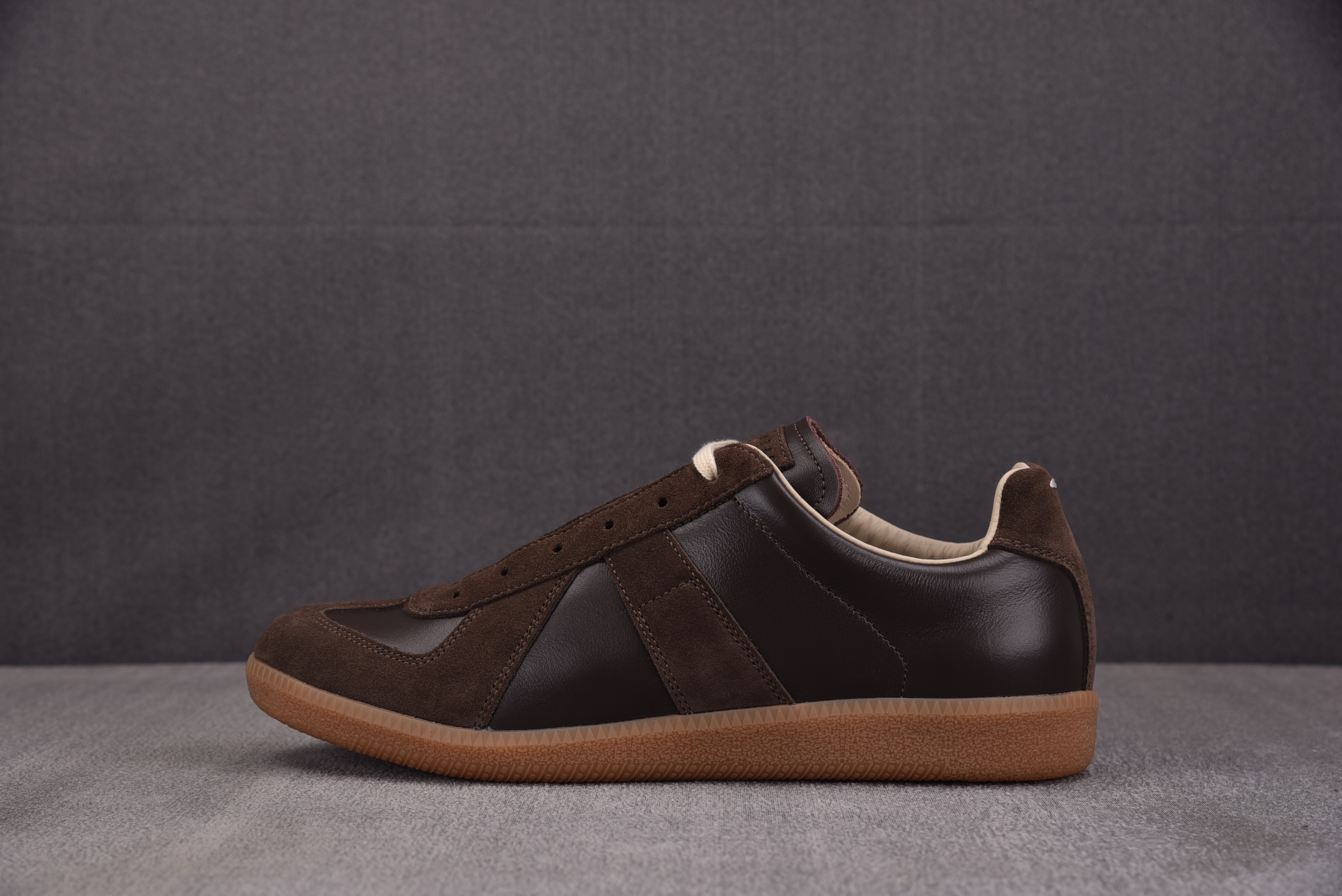 Maison Margiela Replica Painted 梅森·马吉拉 褐棕色 YZ00640-4