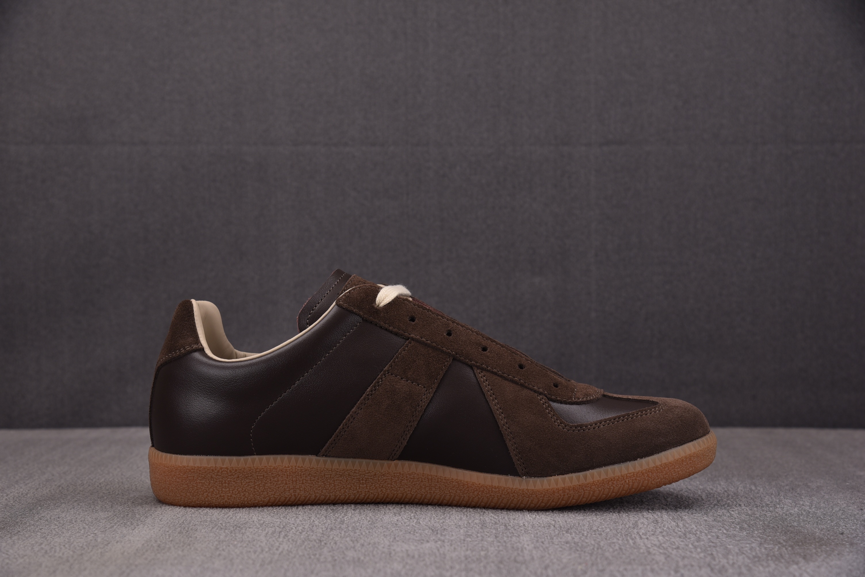 Maison Margiela Replica Painted 梅森·马吉拉 褐棕色 YZ00640-4