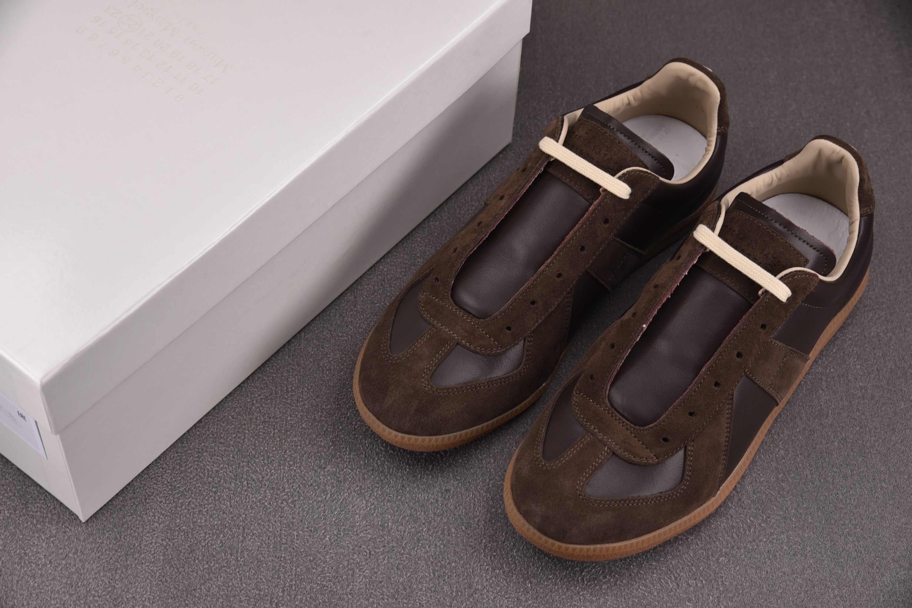 Maison Margiela Replica Painted 梅森·马吉拉 褐棕色 YZ00640-4
