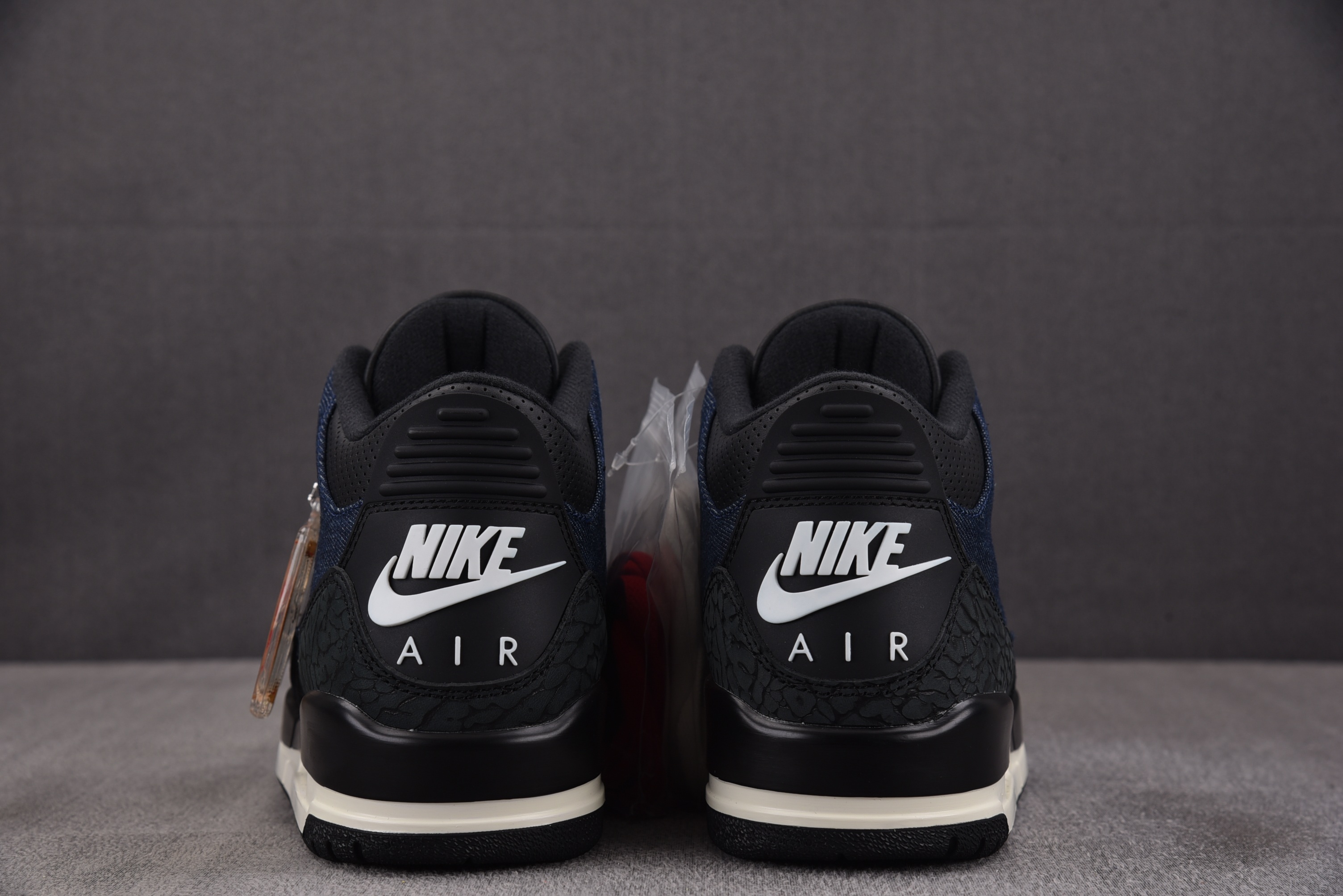 Air Jordan 3 Retro x Levi's Indigo 蓝黑 IH7959-400 YZ0