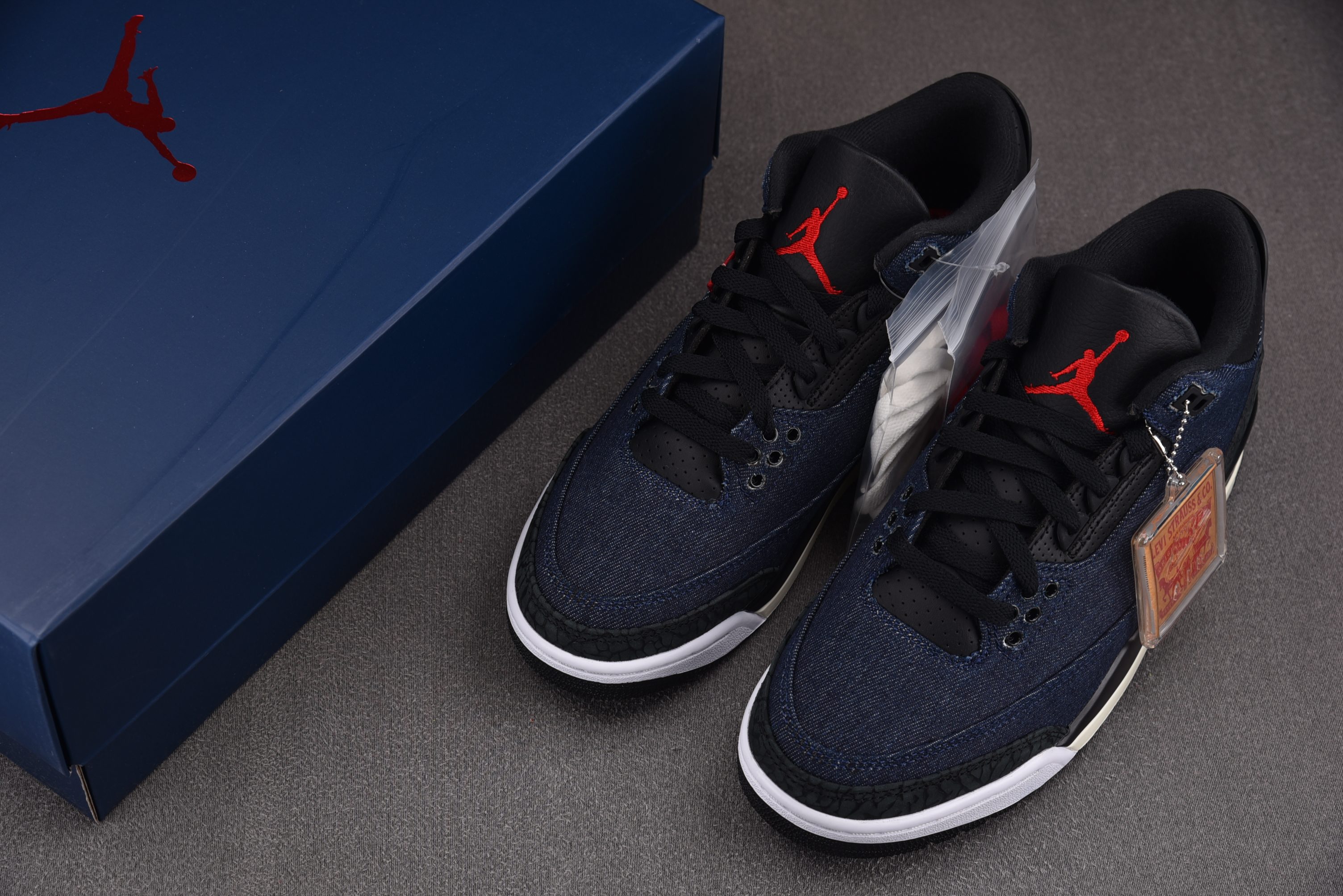 Air Jordan 3 Retro x Levi's Indigo 蓝黑 IH7959-400 YZ0