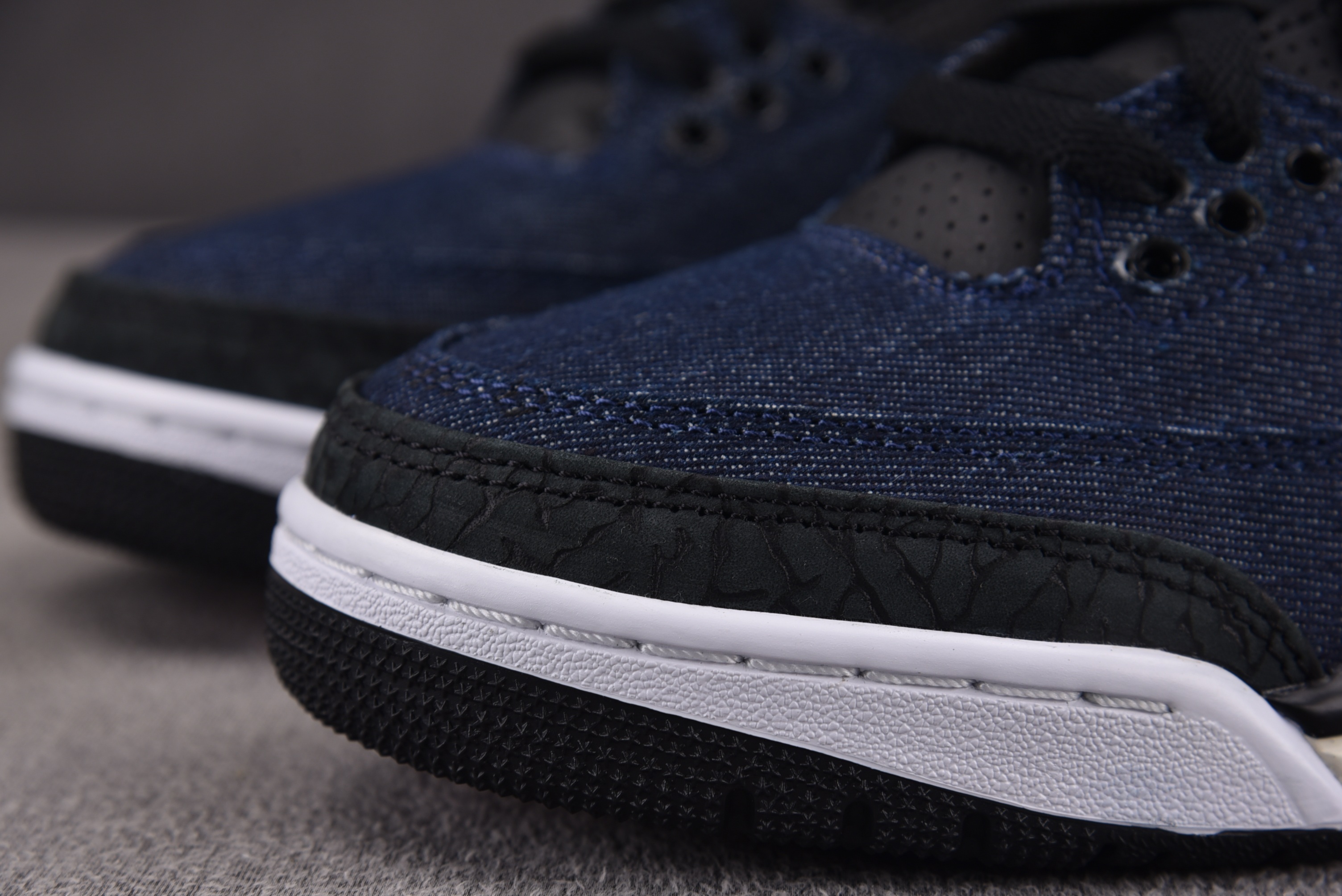 Air Jordan 3 Retro x Levi's Indigo 蓝黑 IH7959-400 YZ0