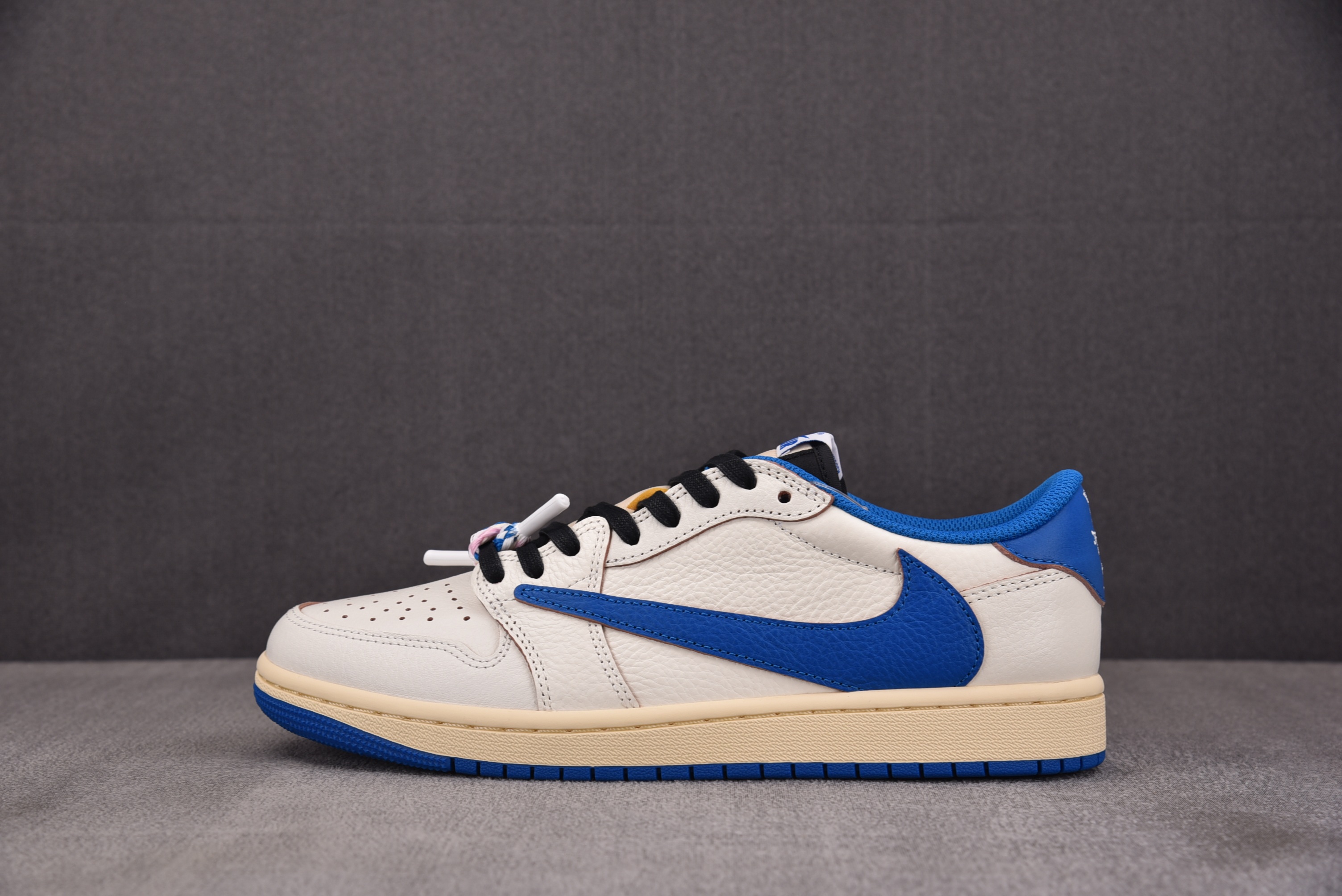 Fragment Design x Travis Scott Air Jordan 1 Low OG S