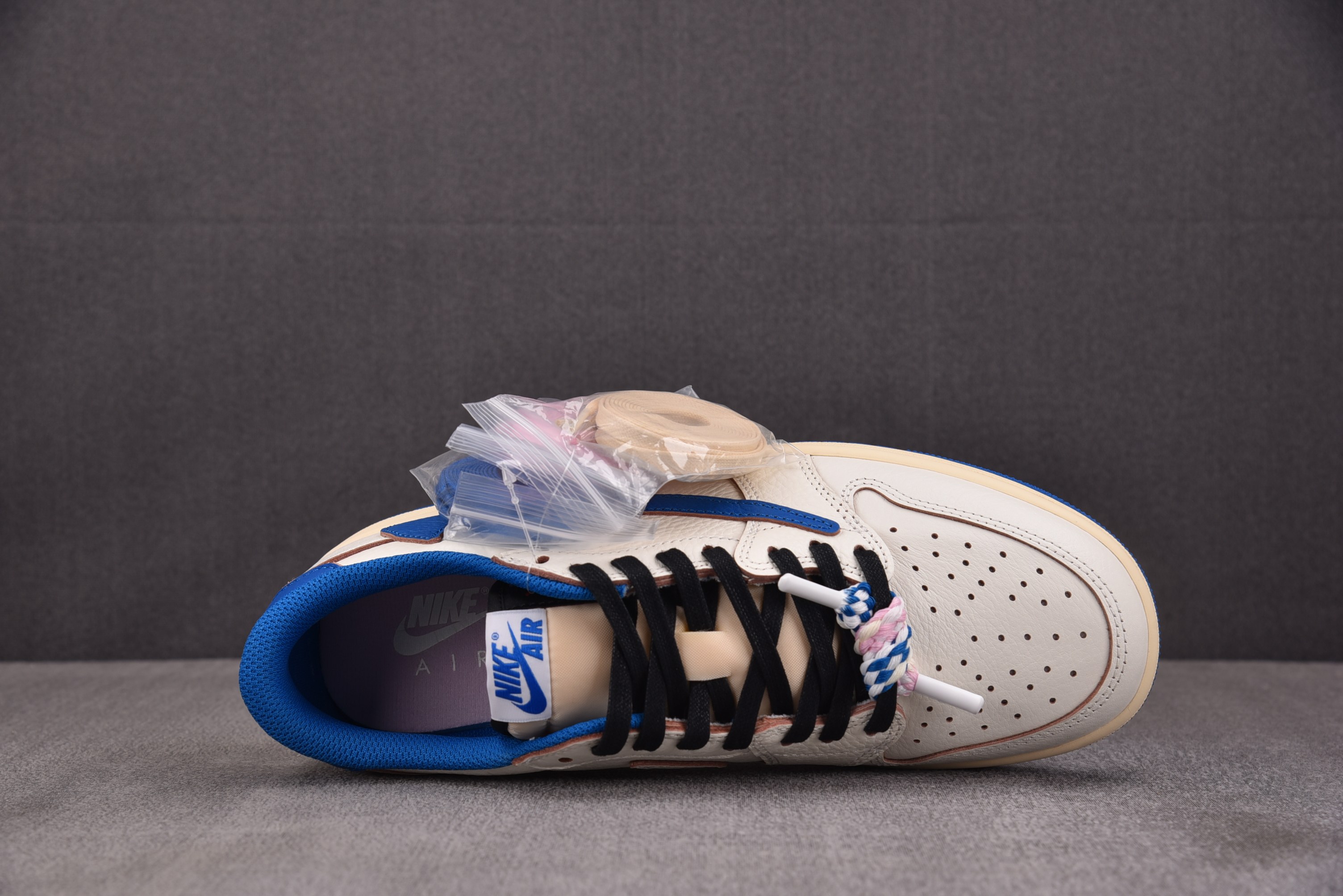 Fragment Design x Travis Scott Air Jordan 1 Low OG S