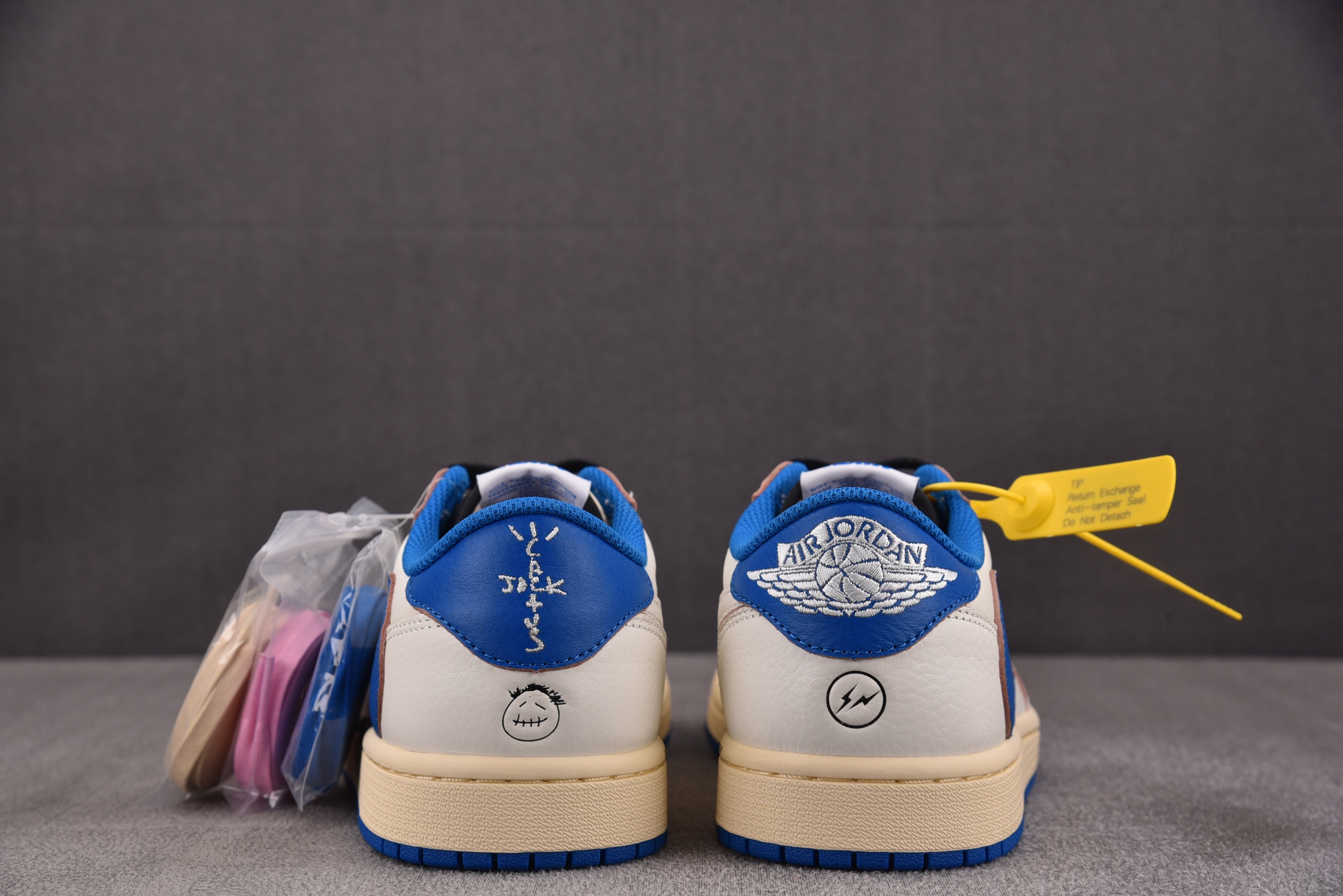 Fragment Design x Travis Scott Air Jordan 1 Low OG S