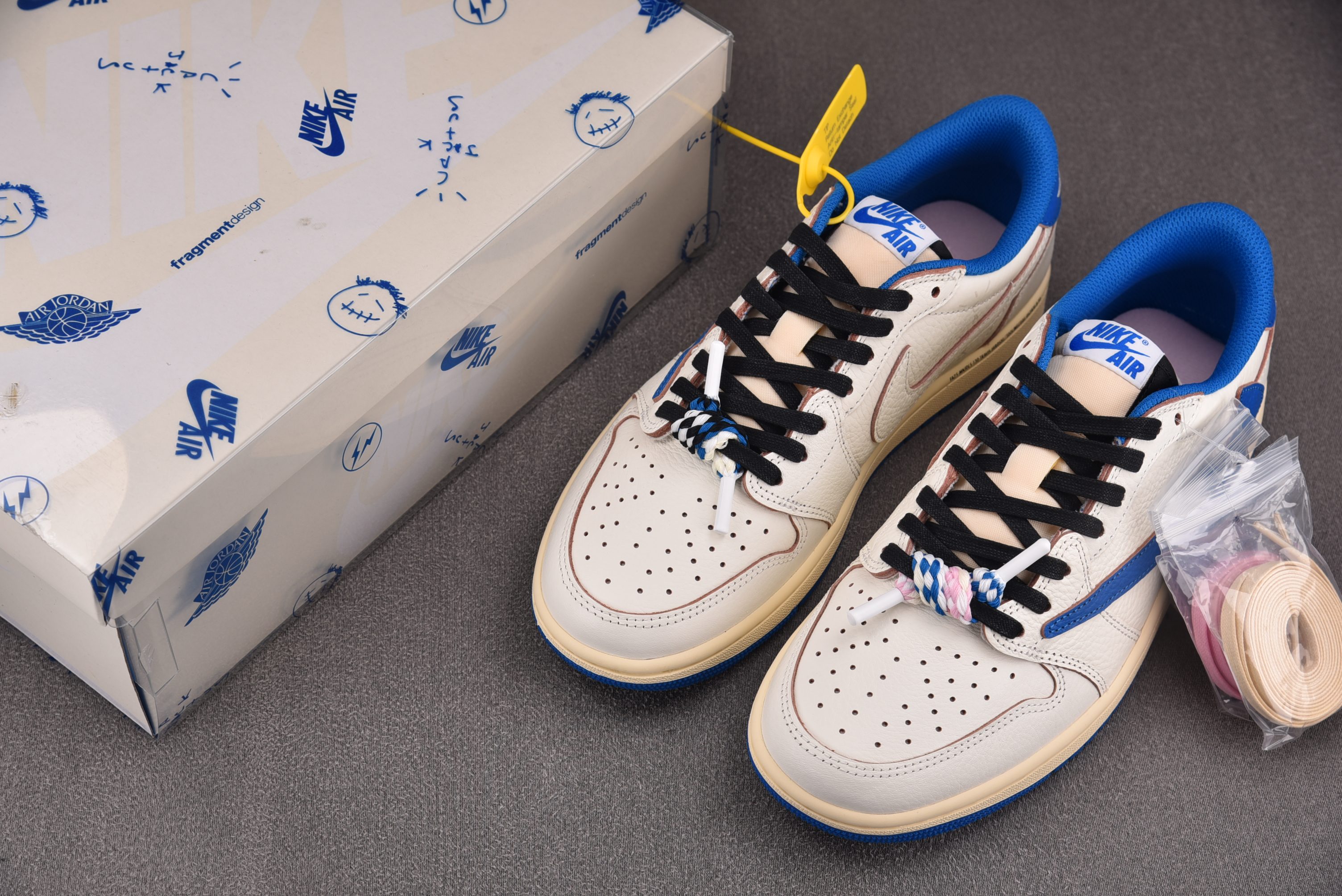 Fragment Design x Travis Scott Air Jordan 1 Low OG S