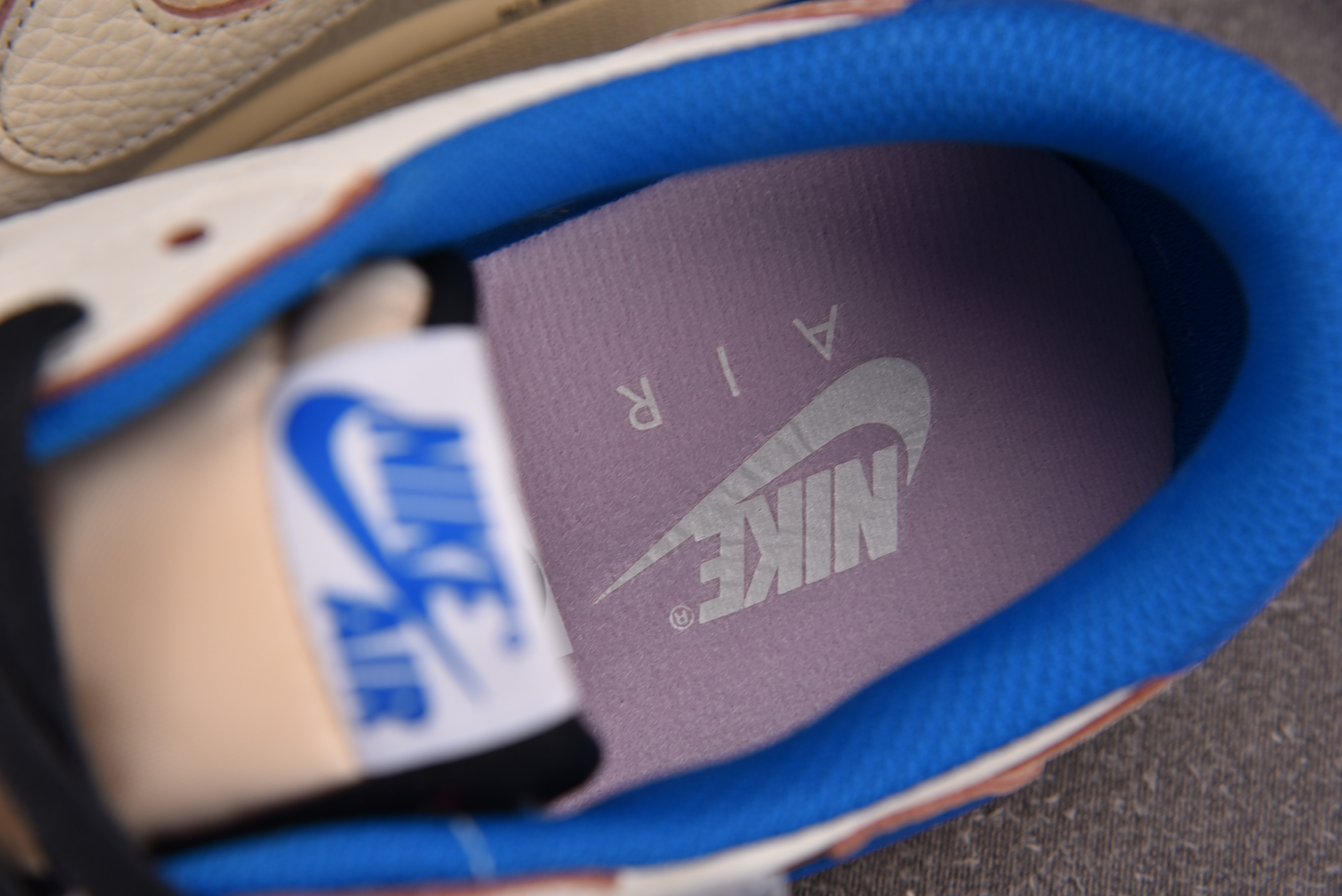 Fragment Design x Travis Scott Air Jordan 1 Low OG S