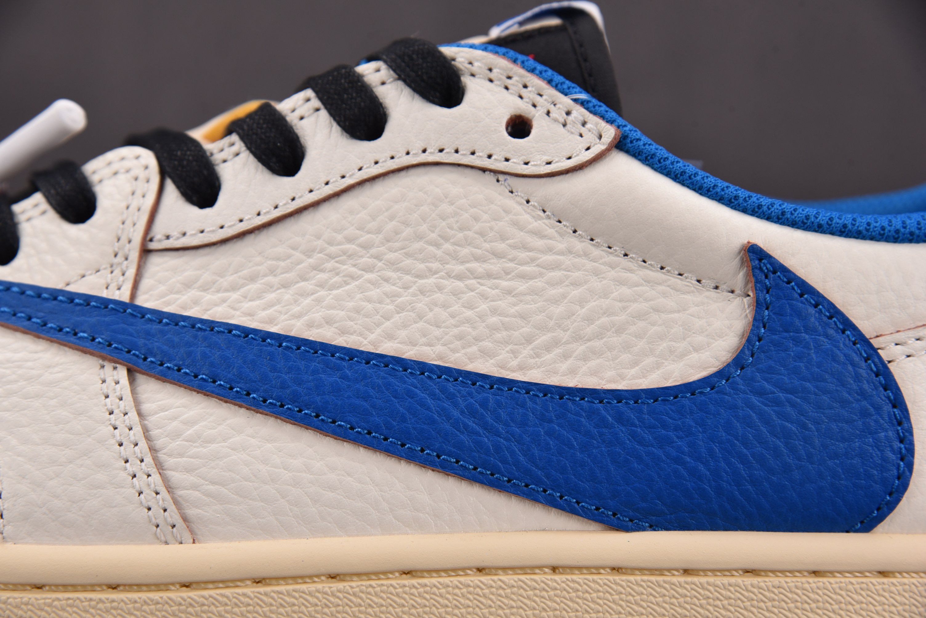 Fragment Design x Travis Scott Air Jordan 1 Low OG S