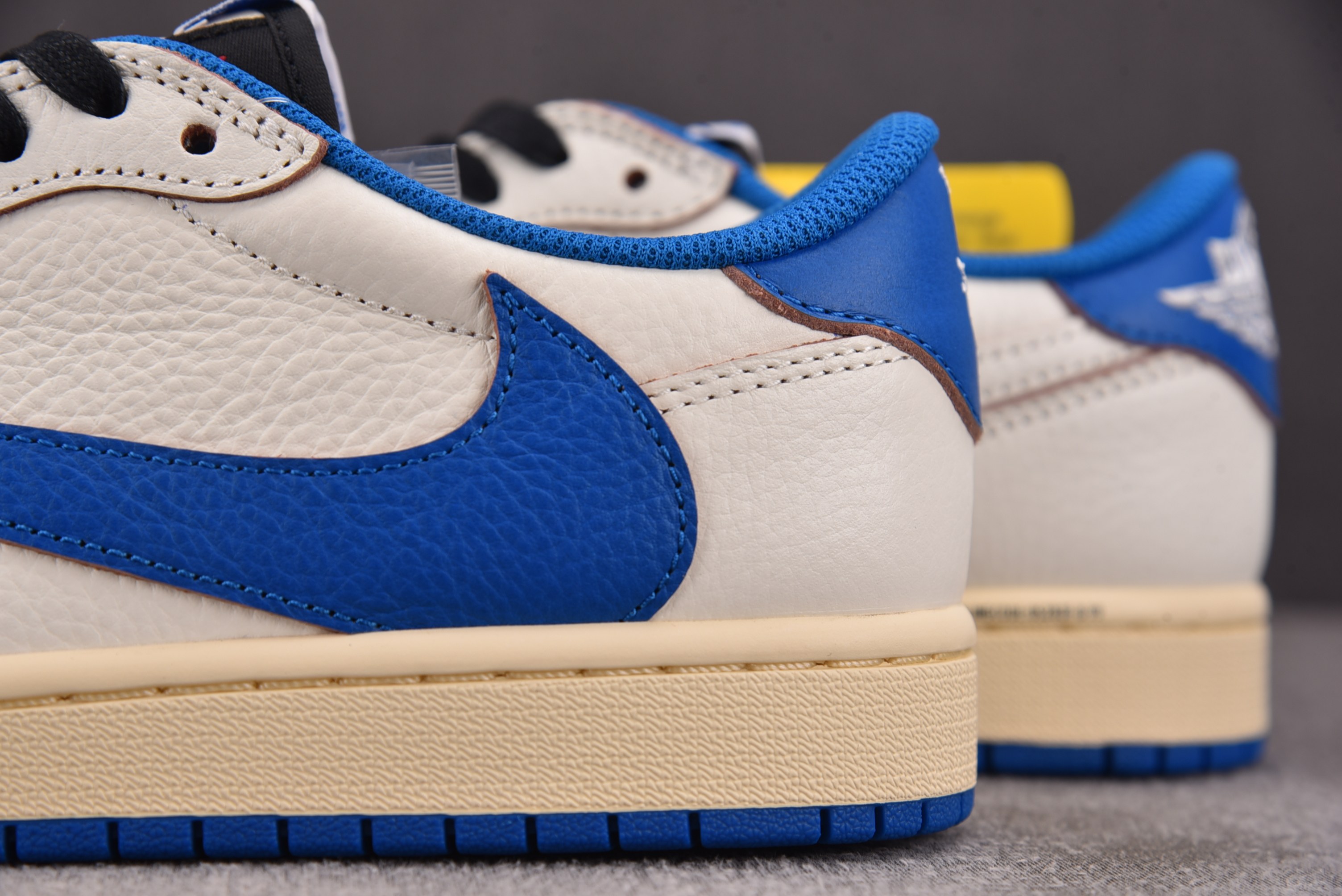 Fragment Design x Travis Scott Air Jordan 1 Low OG S