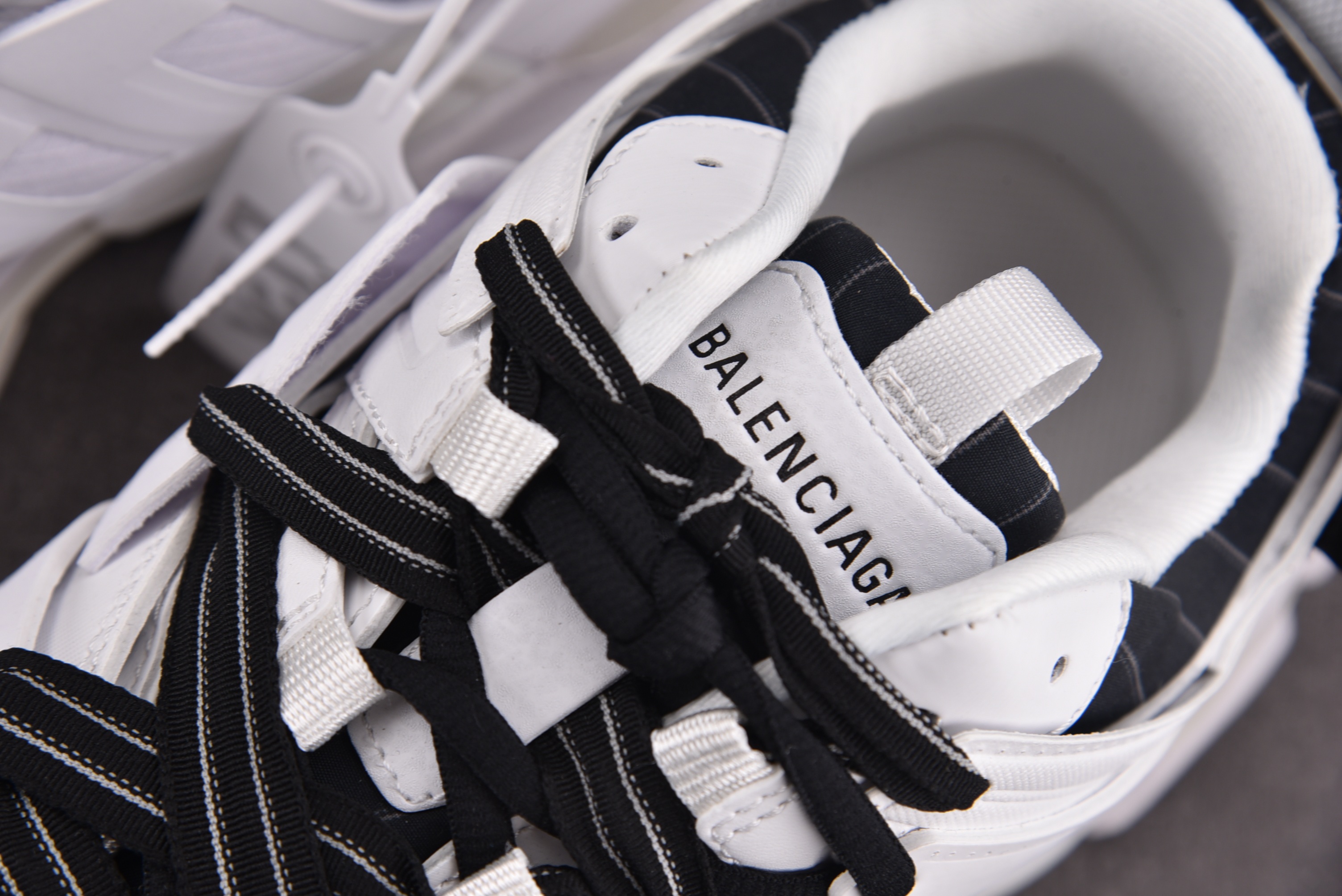 Balenciaga Track Sketch Mesh Rub 白黑 YZ01835-46