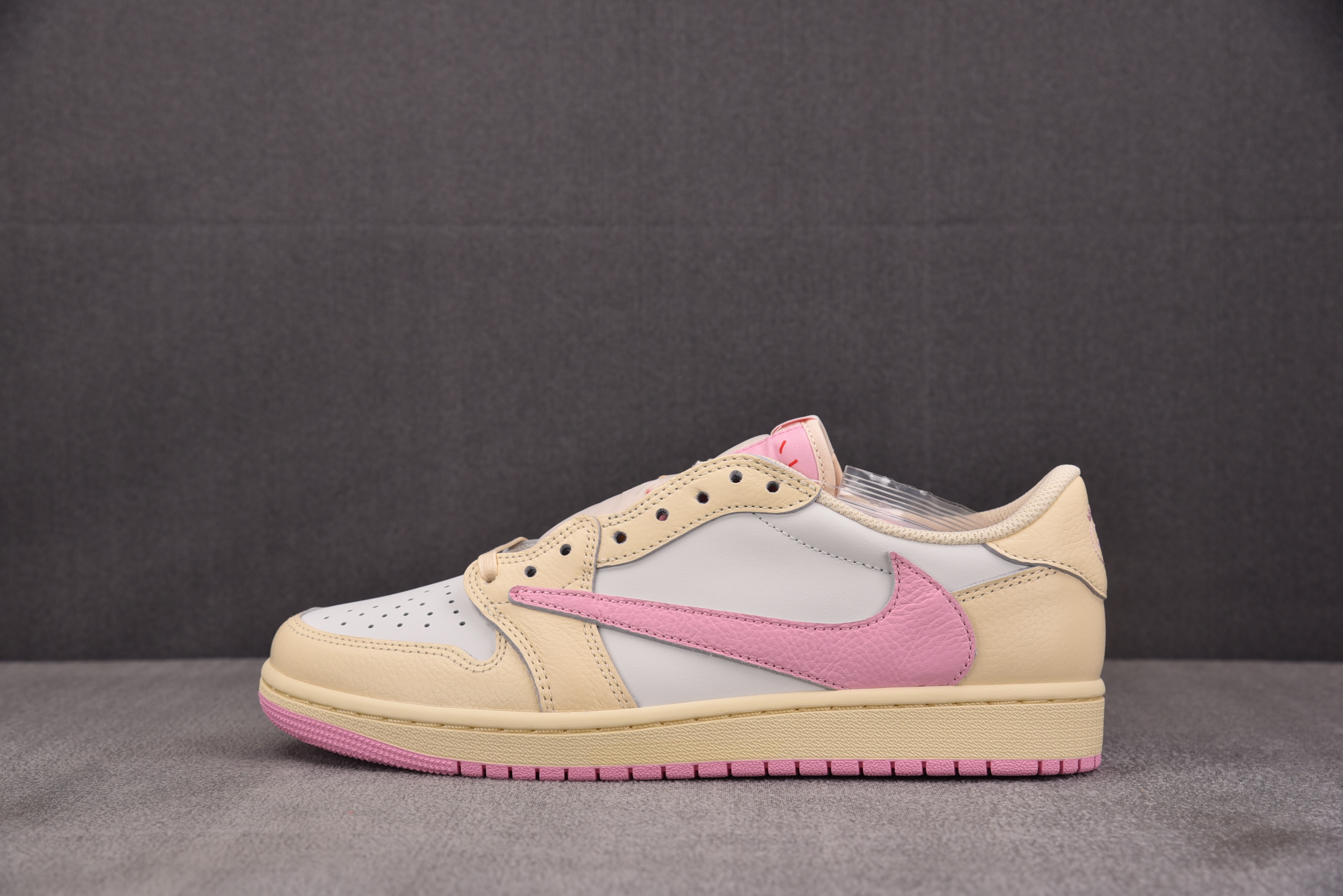 NK Air Jordan 1 Retro Low OG SP Travis Scott 米粉 IQ76