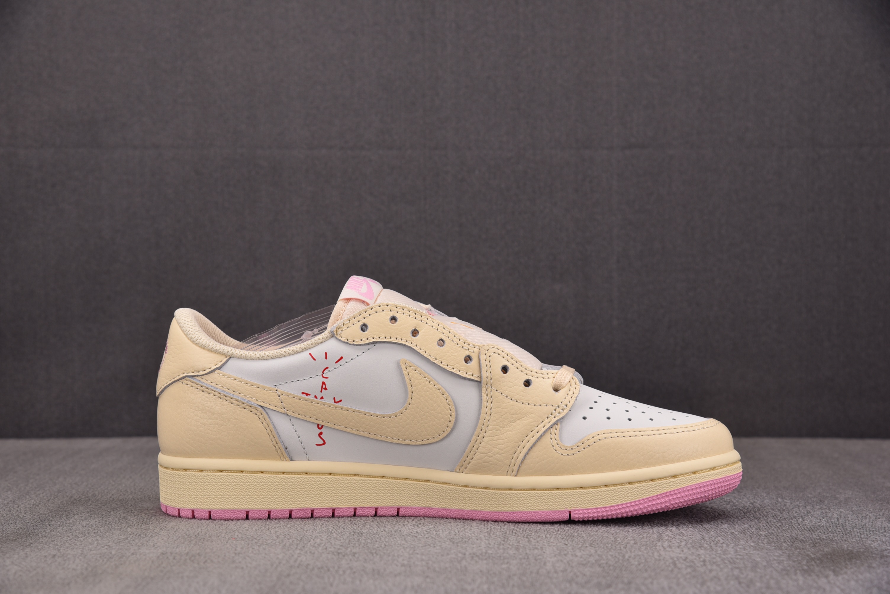 NK Air Jordan 1 Retro Low OG SP Travis Scott 米粉 IQ76