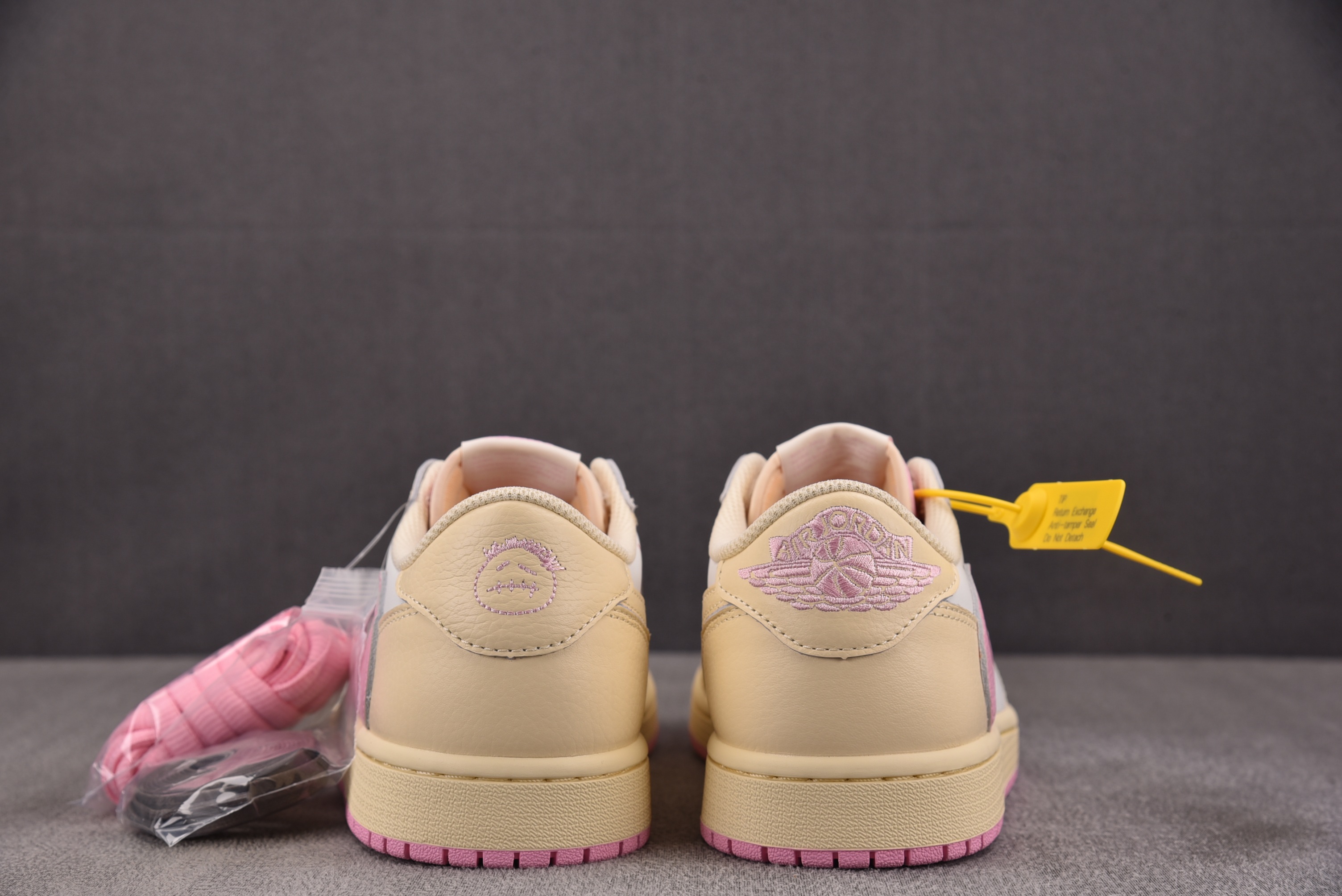 NK Air Jordan 1 Retro Low OG SP Travis Scott 米粉 IQ76