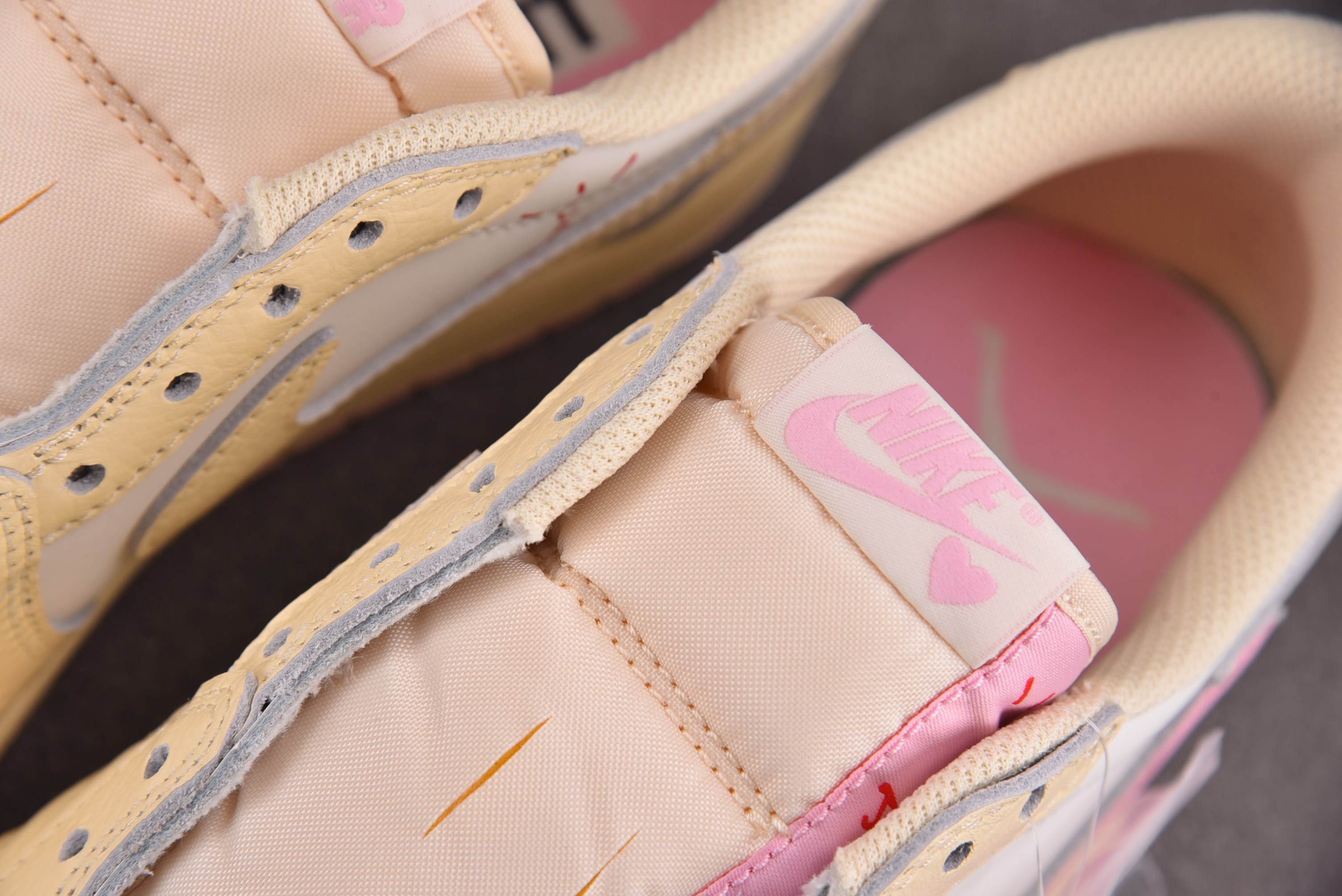 NK Air Jordan 1 Retro Low OG SP Travis Scott 米粉 IQ76
